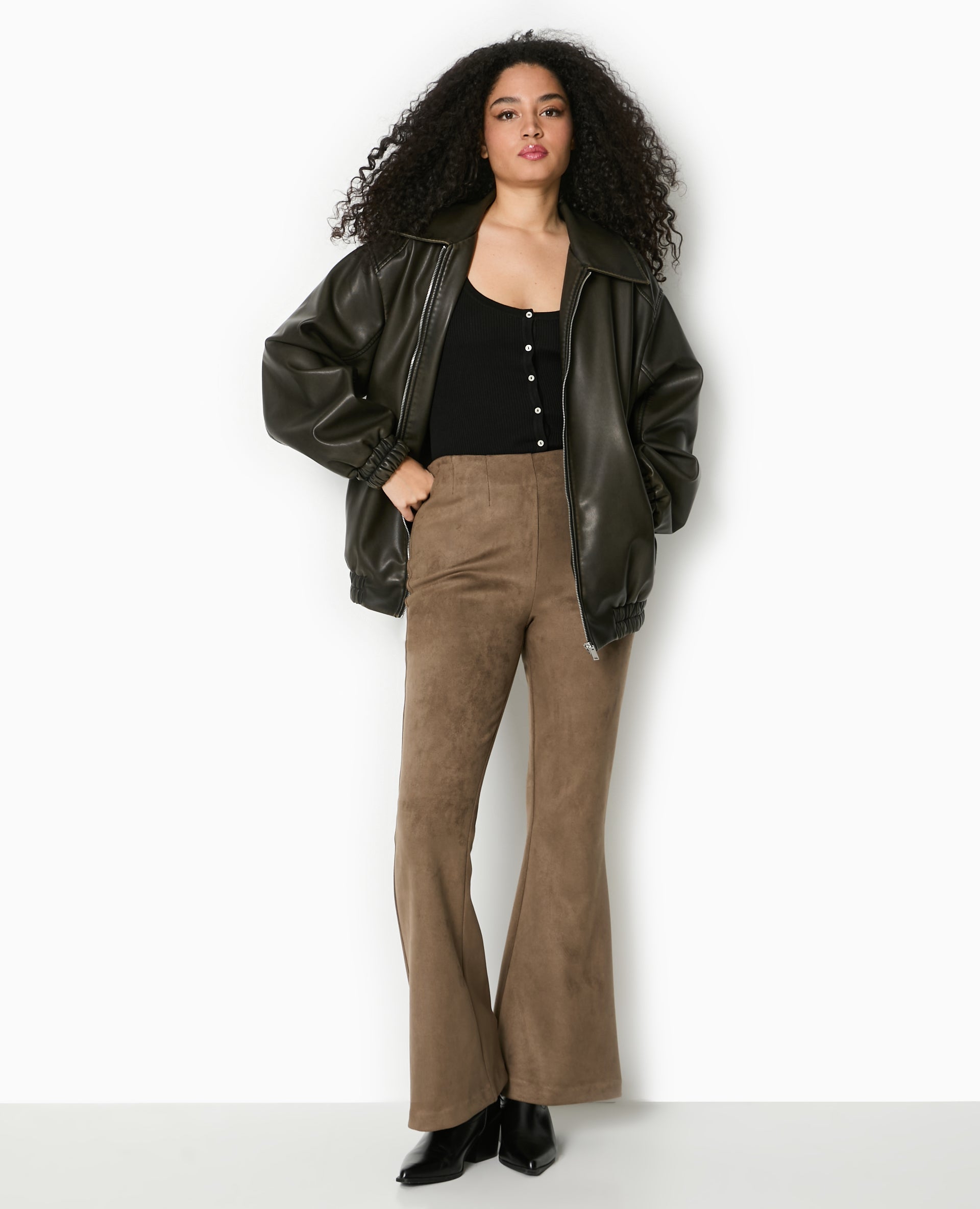Pantalon flare en suédine