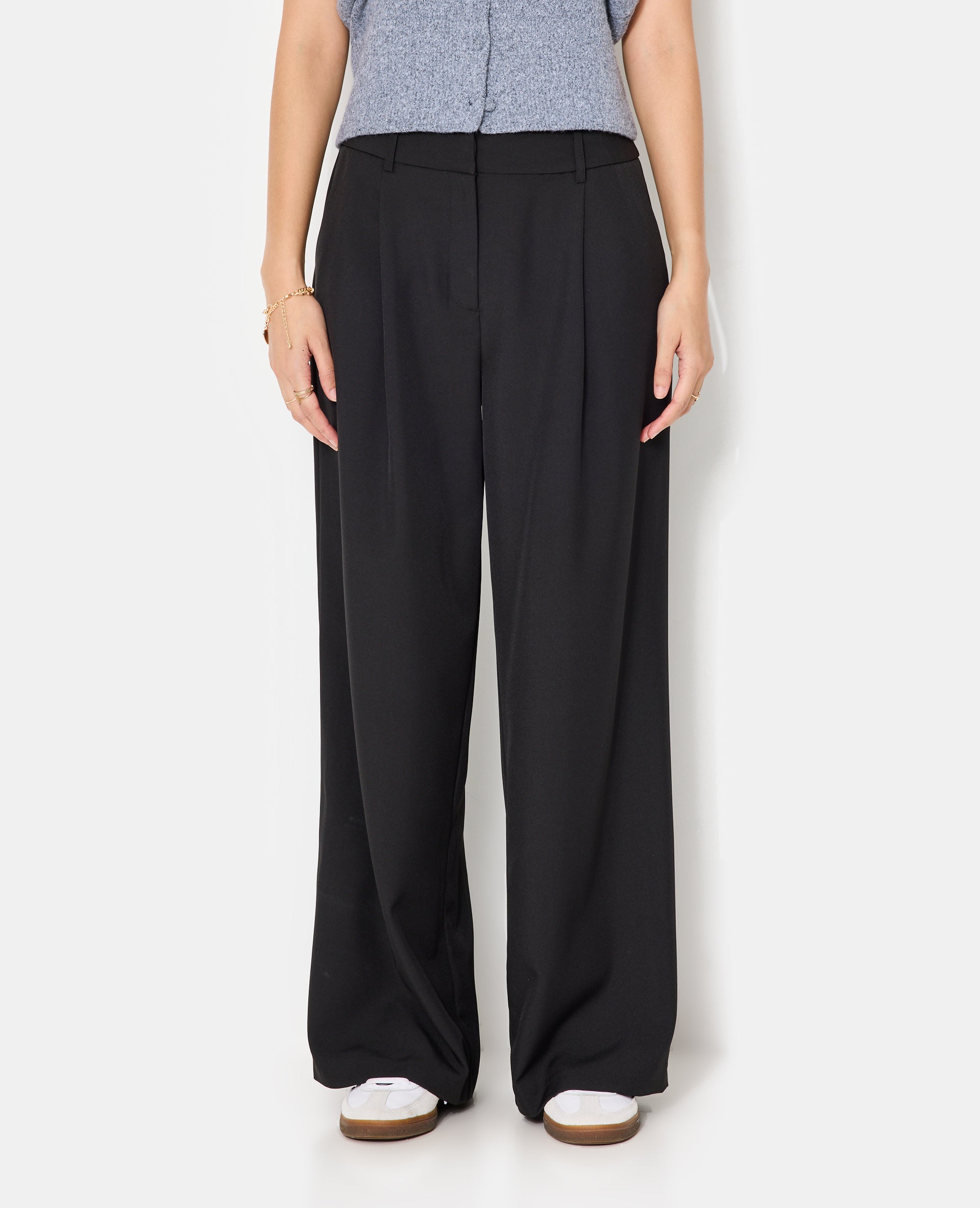 Pantalon large et droit avec pinces