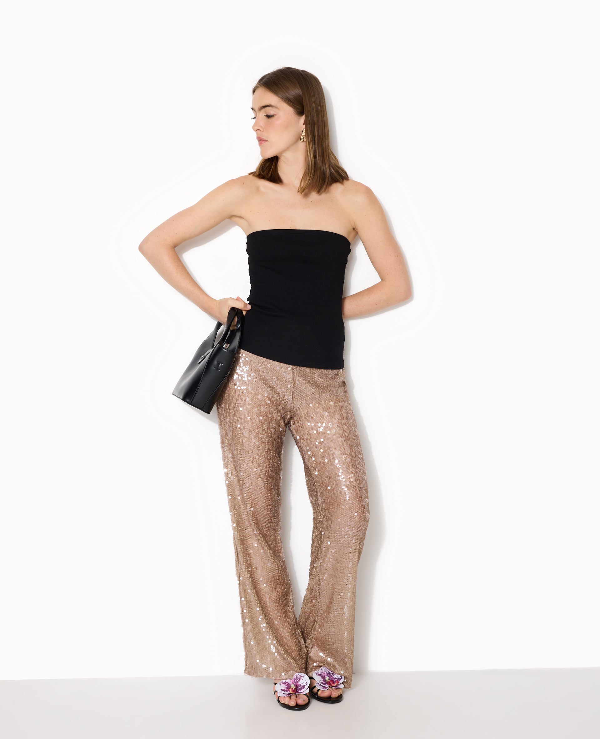 Pantalon droit en maille ajourée avec sequins