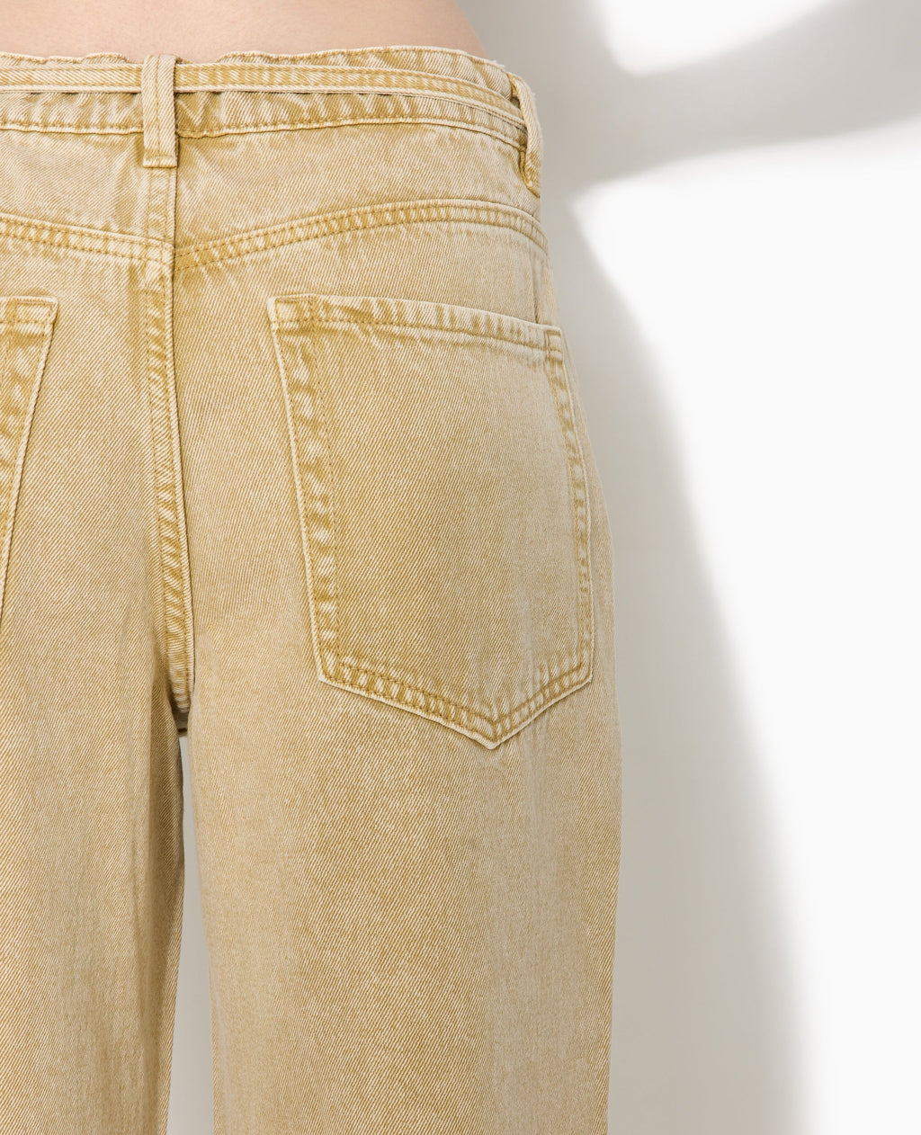 Jean baggy taille basse avec ceinture à nouer