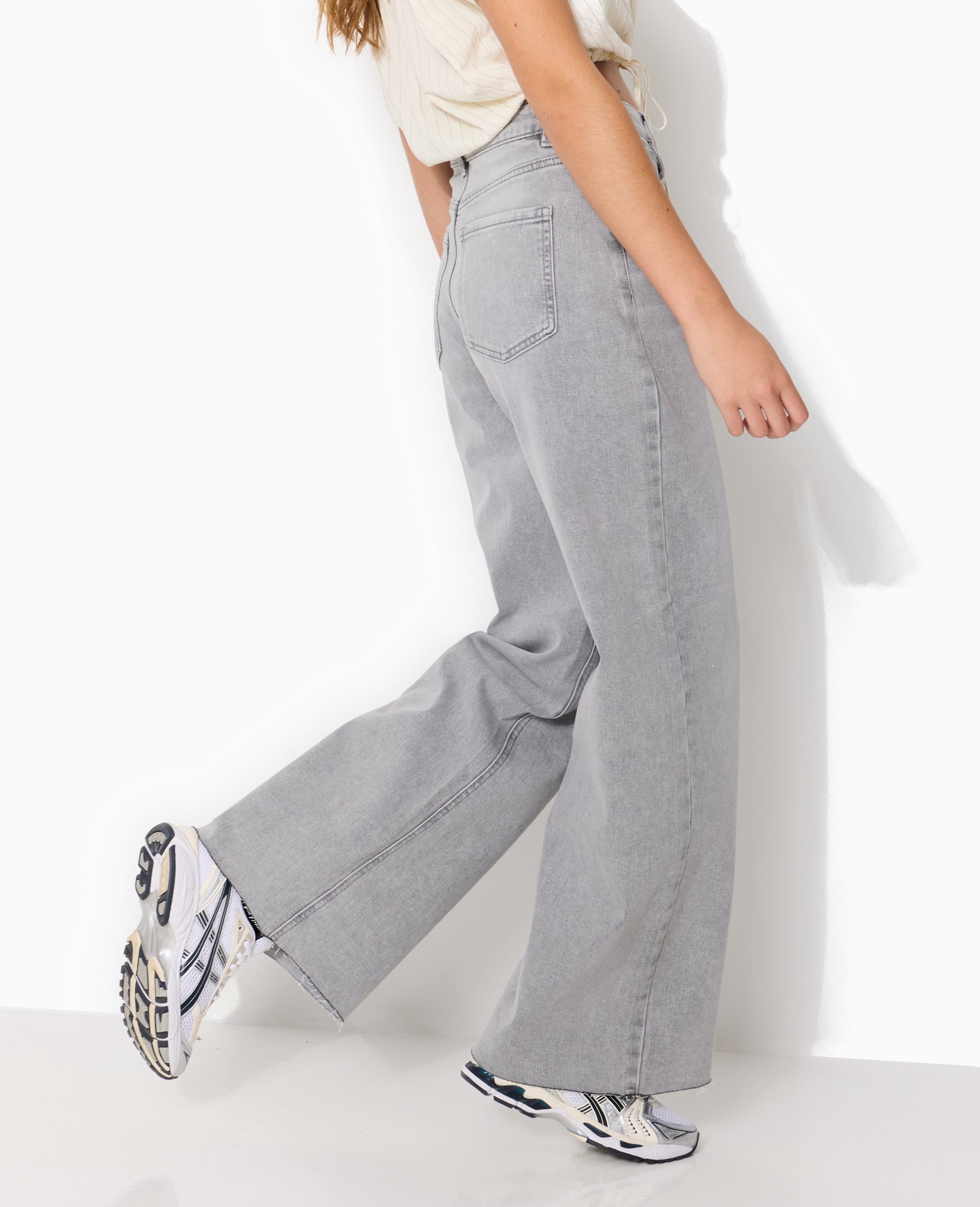 J71-1 / Jean wide taille haute avec bas coupés