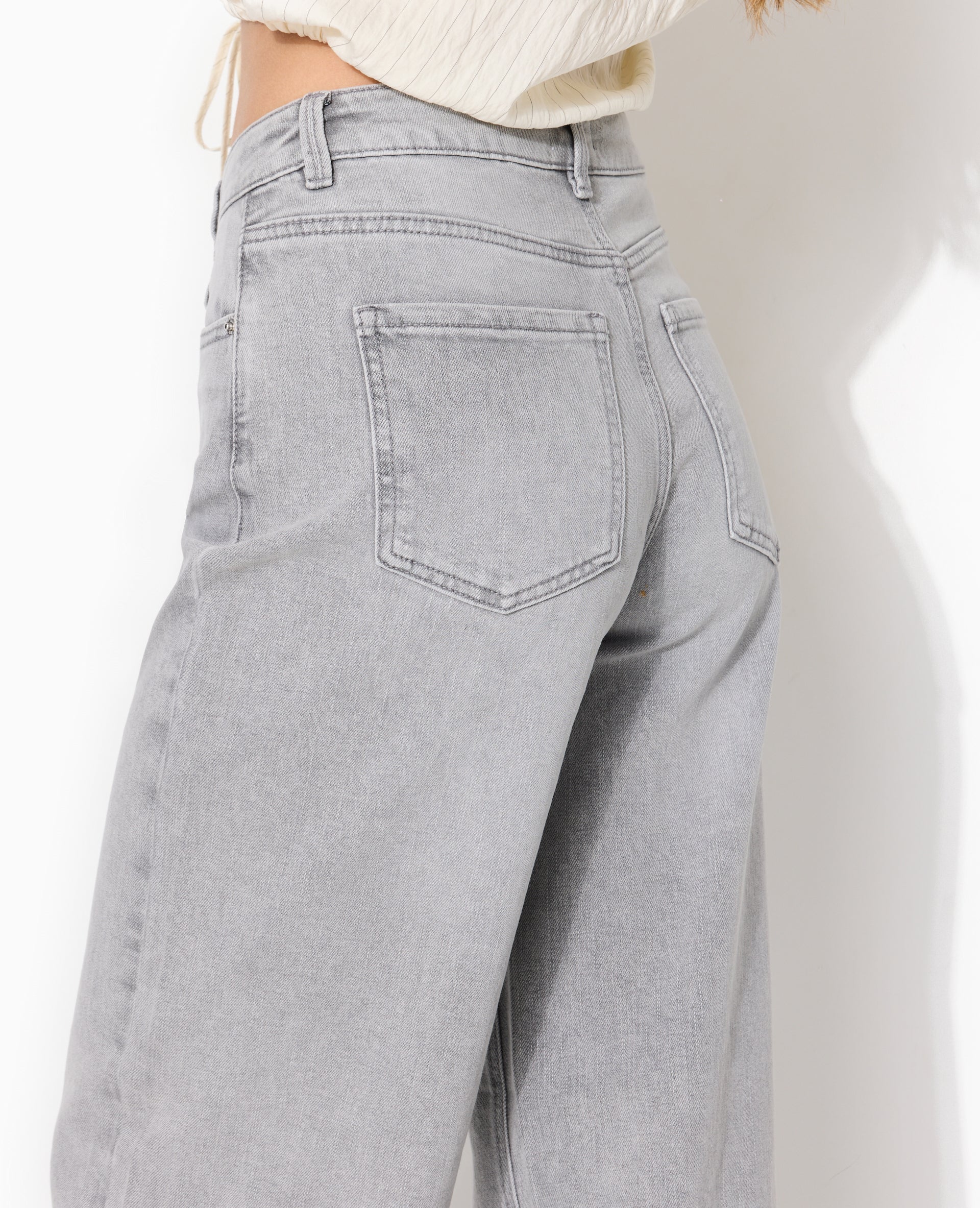 J71-1 / Jean wide taille haute avec bas coupés