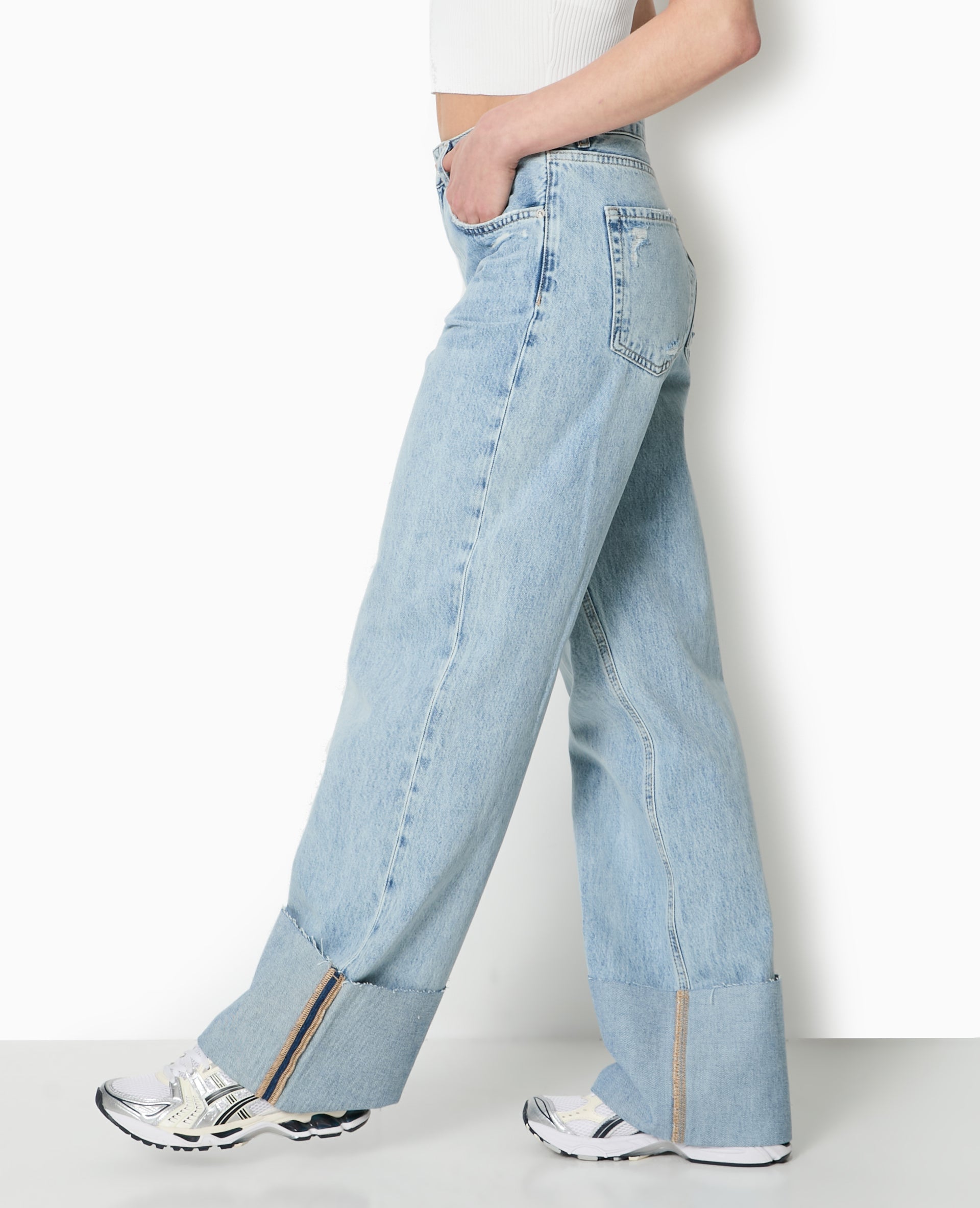 Jean droit taille regular avec revers cousus