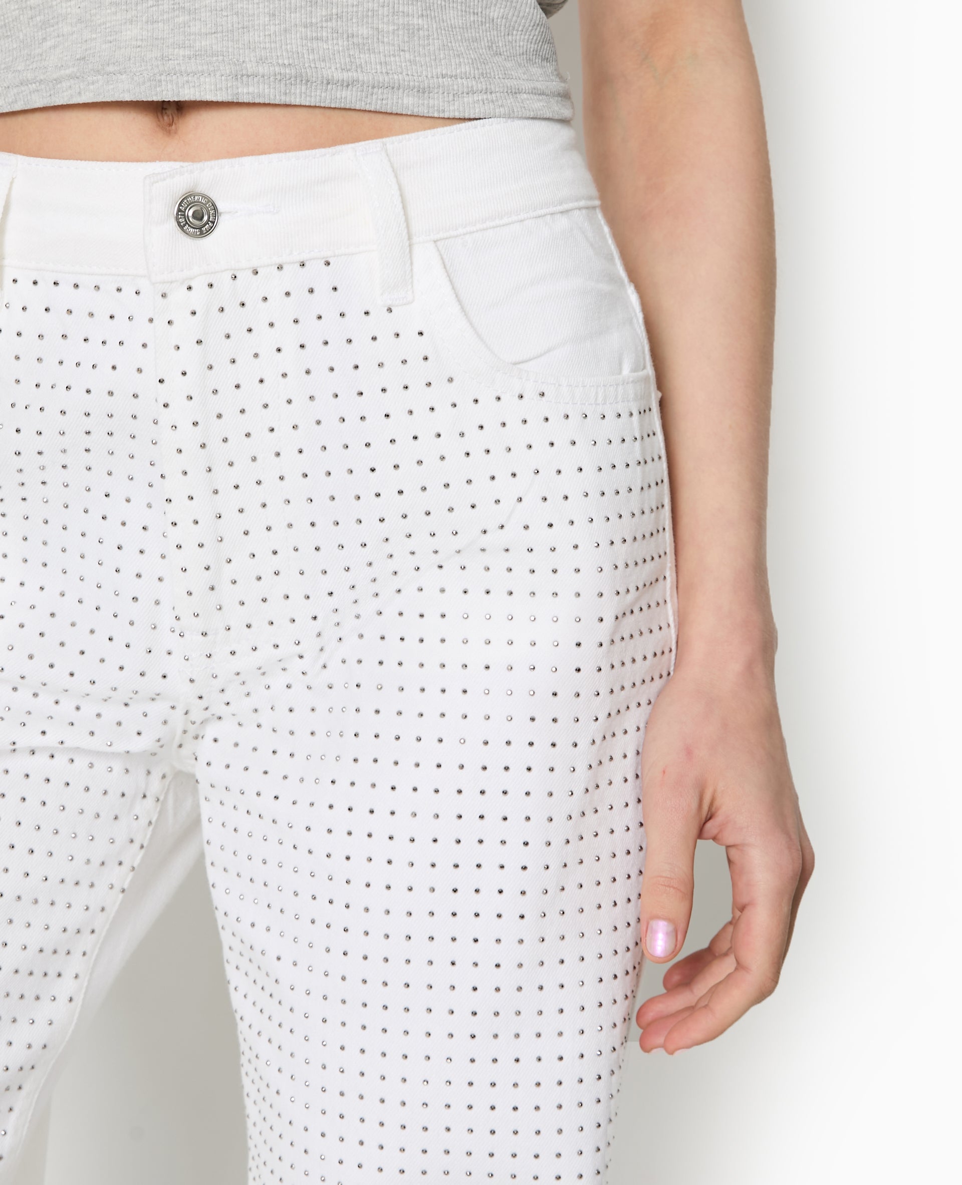 Jean droit taille haute avec strass devant