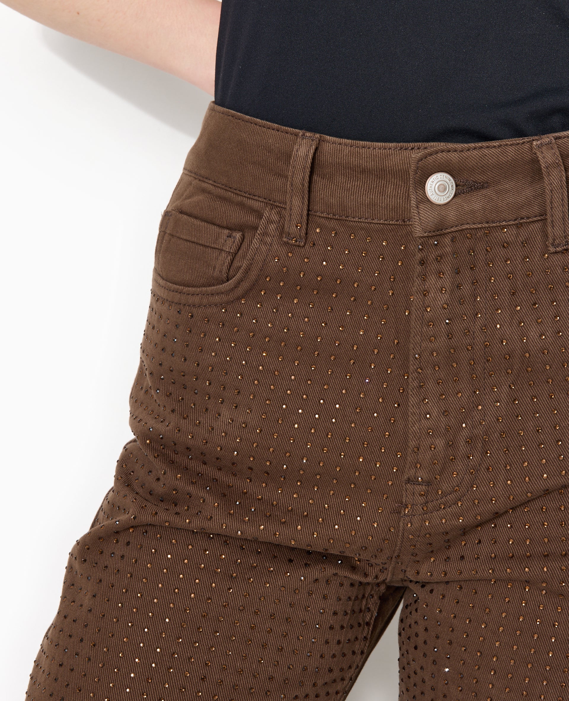Jean droit taille haute avec strass devant