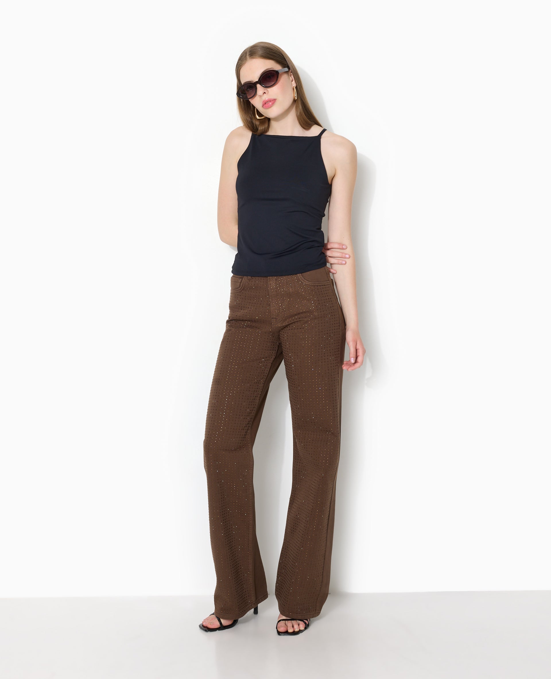 Jean droit taille haute avec strass devant