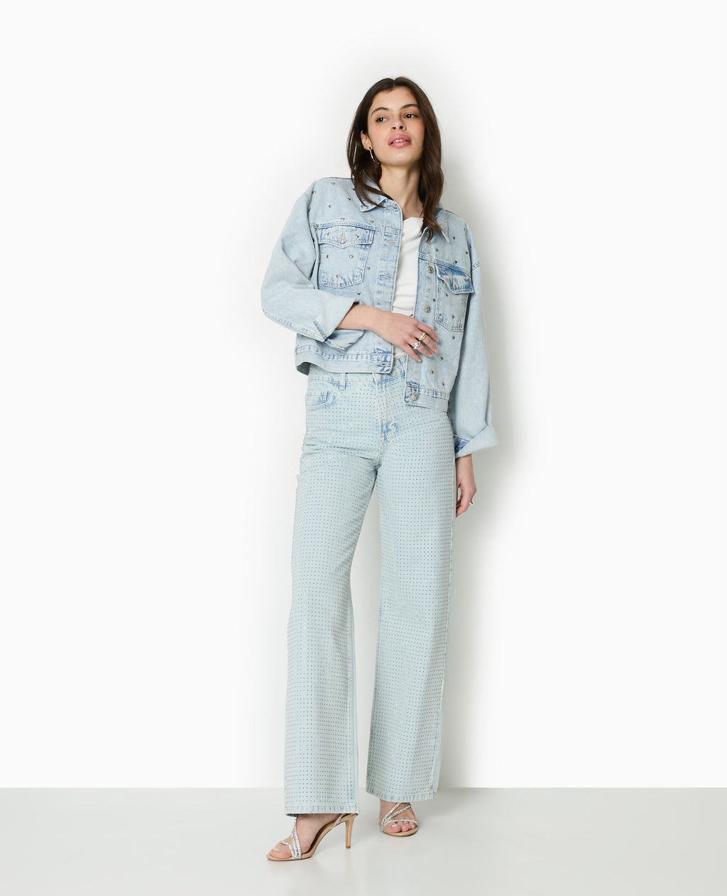 Jean straight taille haute avec strass devant