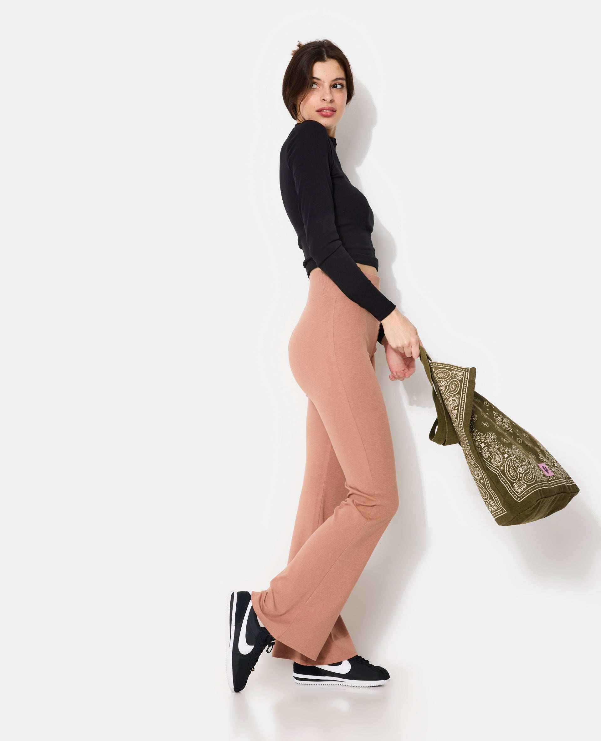 Pantalon flare en maille avec taille élastiquée
