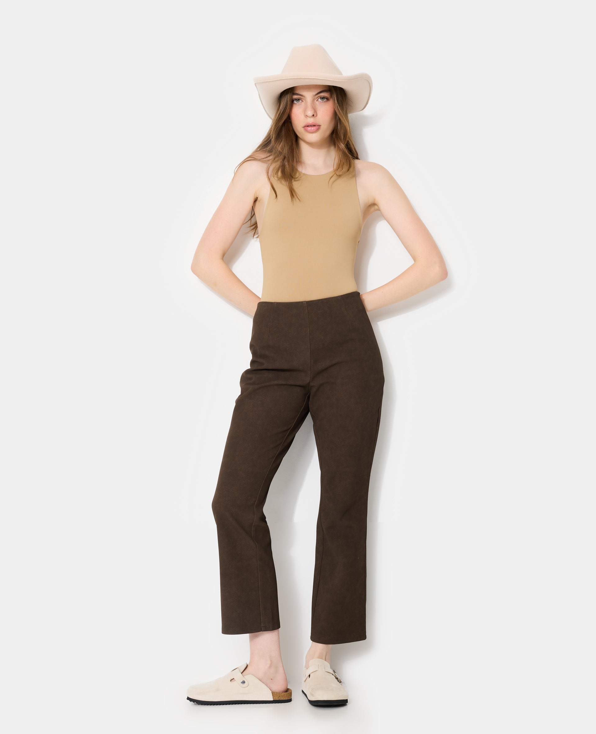 Pantalon 7/8ème en suédine
