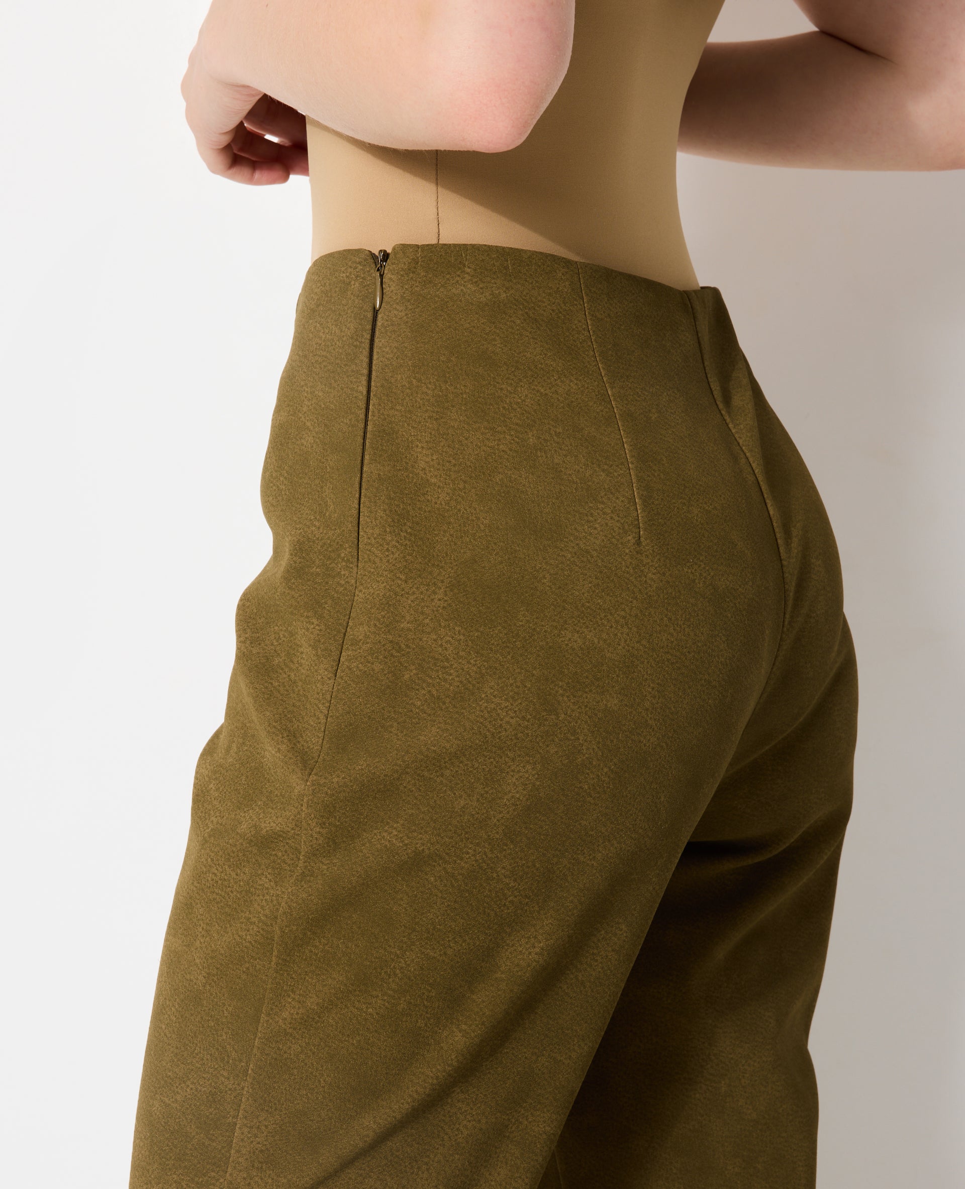 Pantalon 7/8ème en suédine