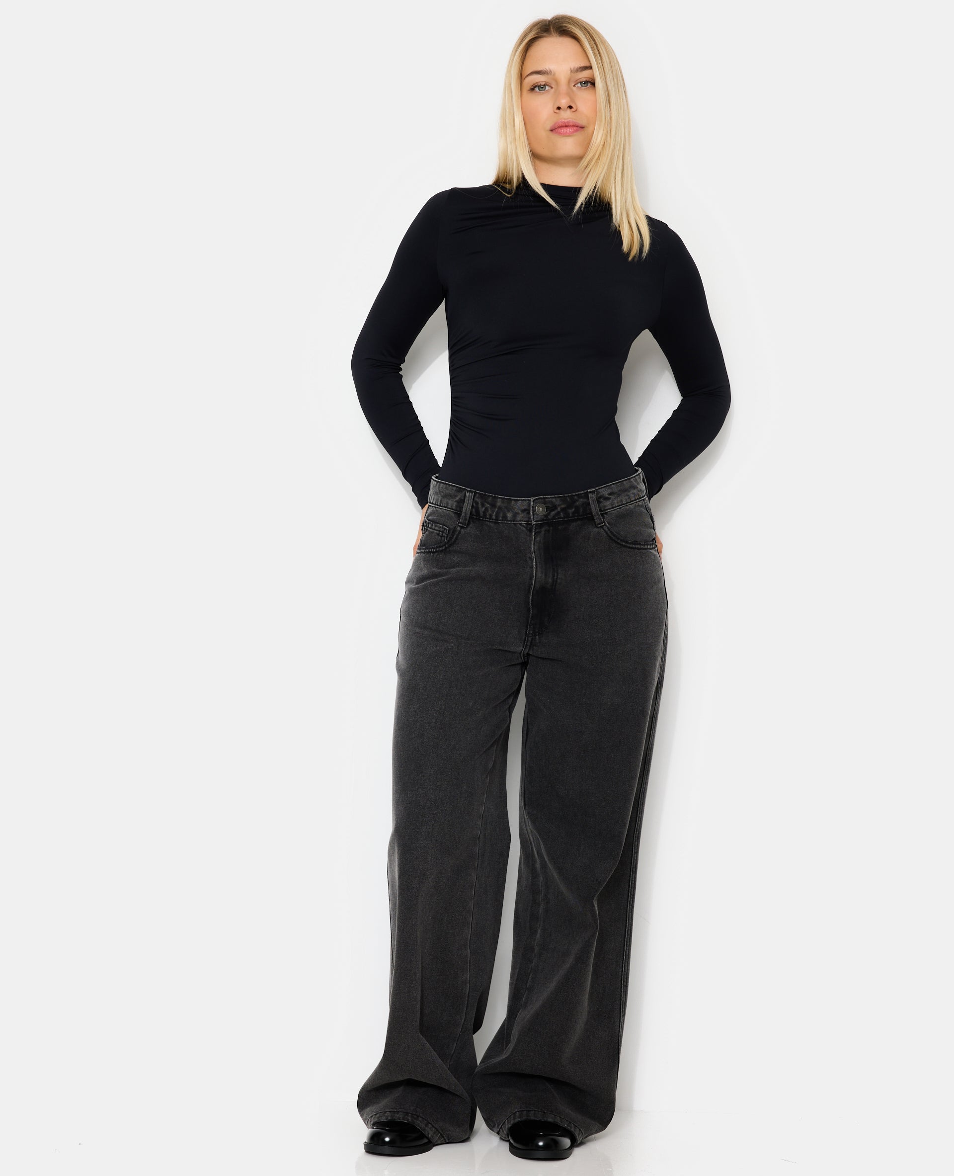 J99-3 / Jean baggy taille basse