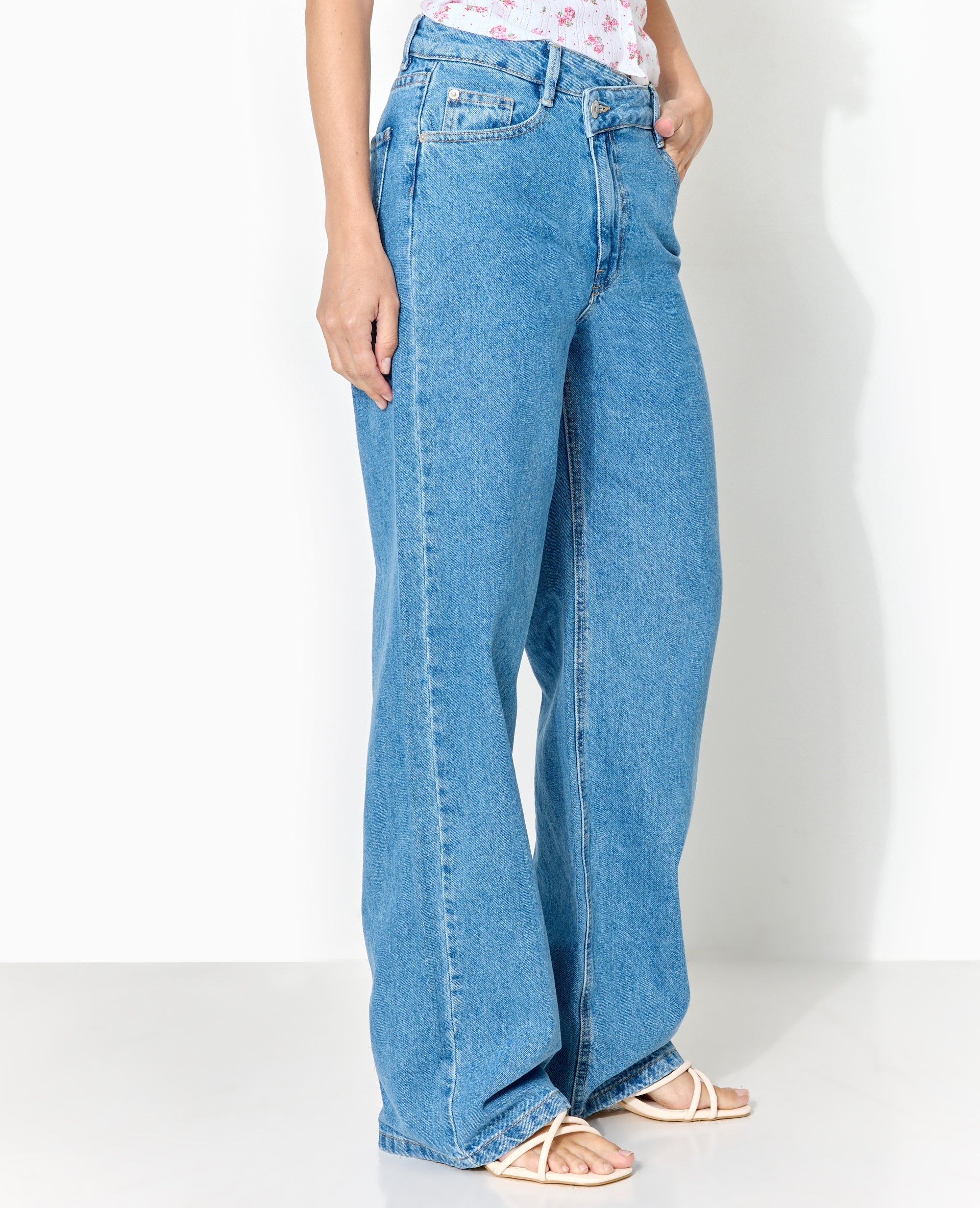 Jean straight taille croisée