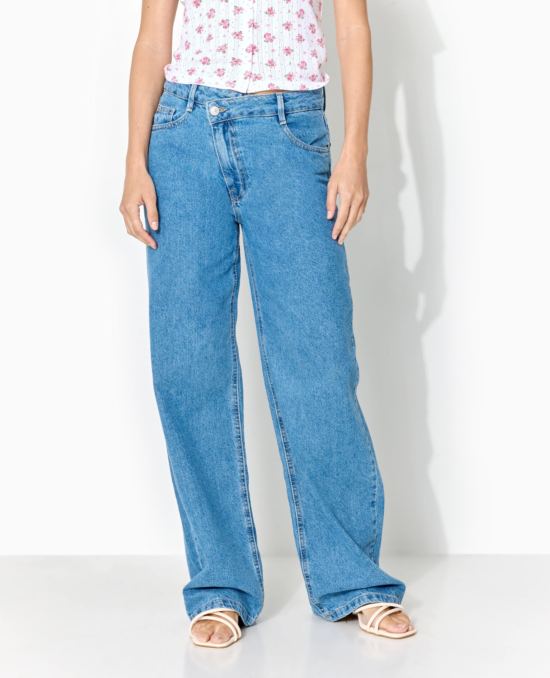 Jean straight taille croisée