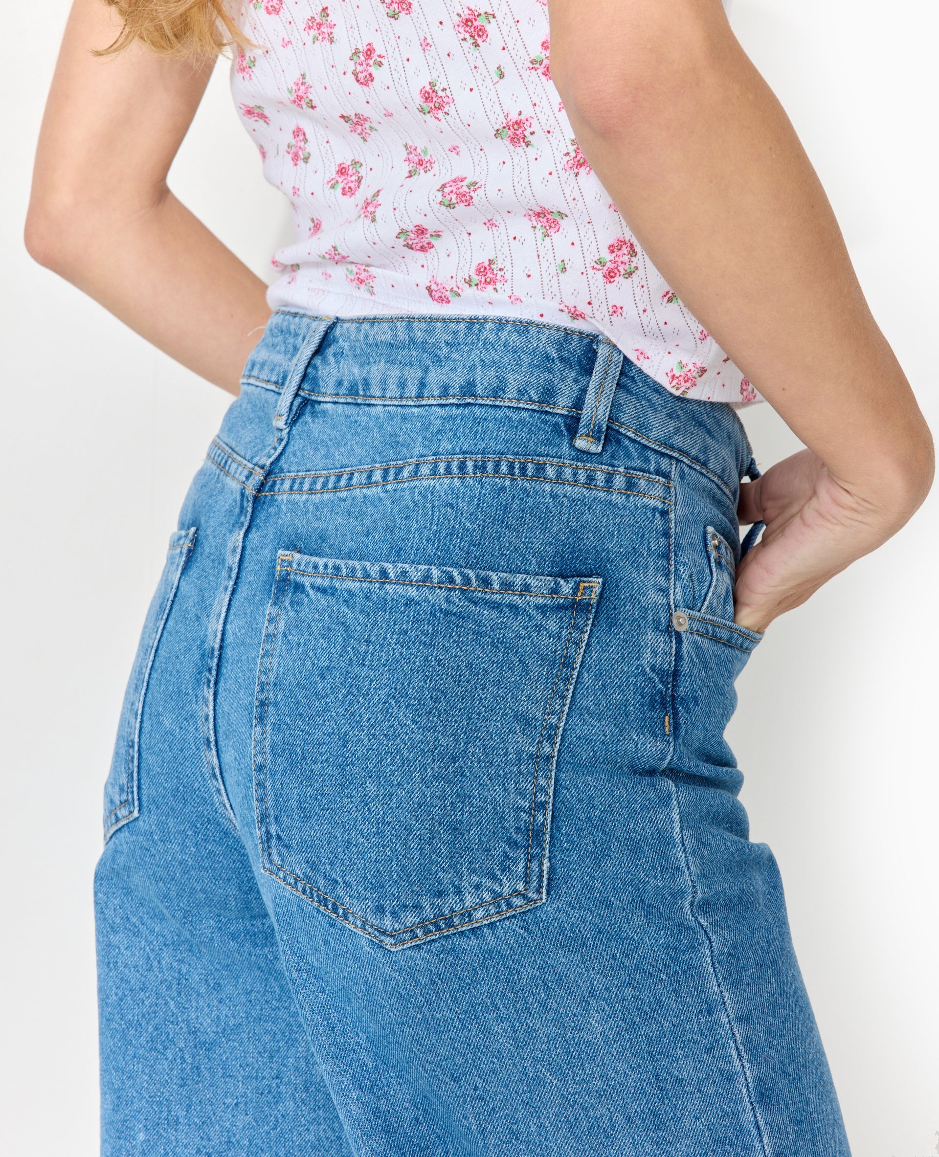 Jean straight taille croisée