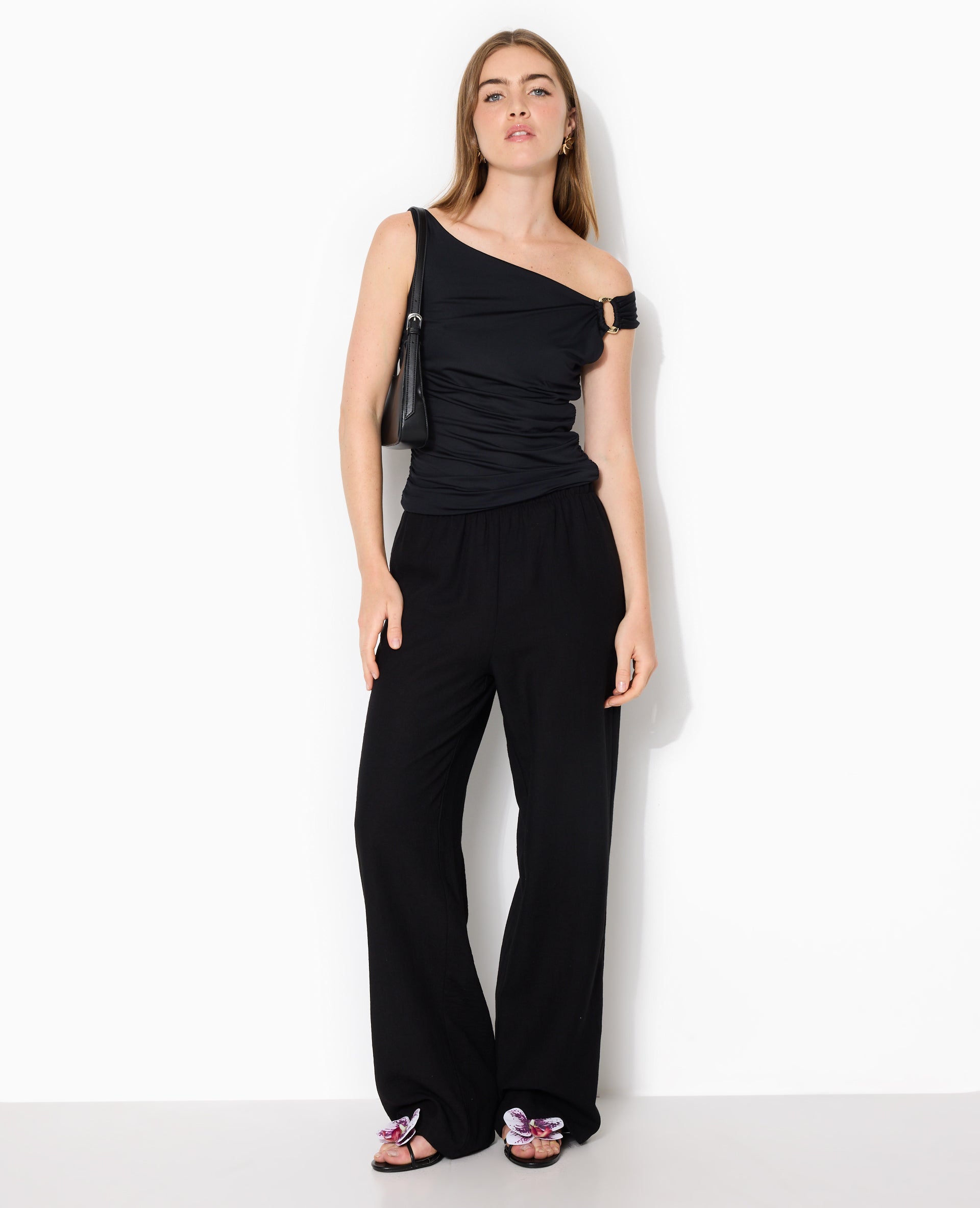 Pantalon droit et large avec ceinture coulissée