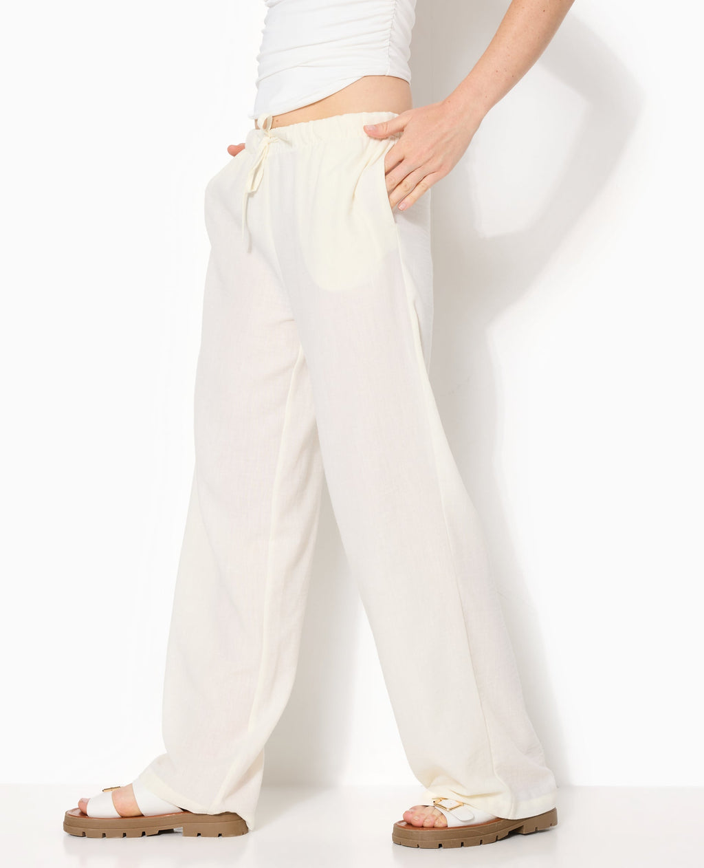 Pantalon droit et large avec ceinture coulissée