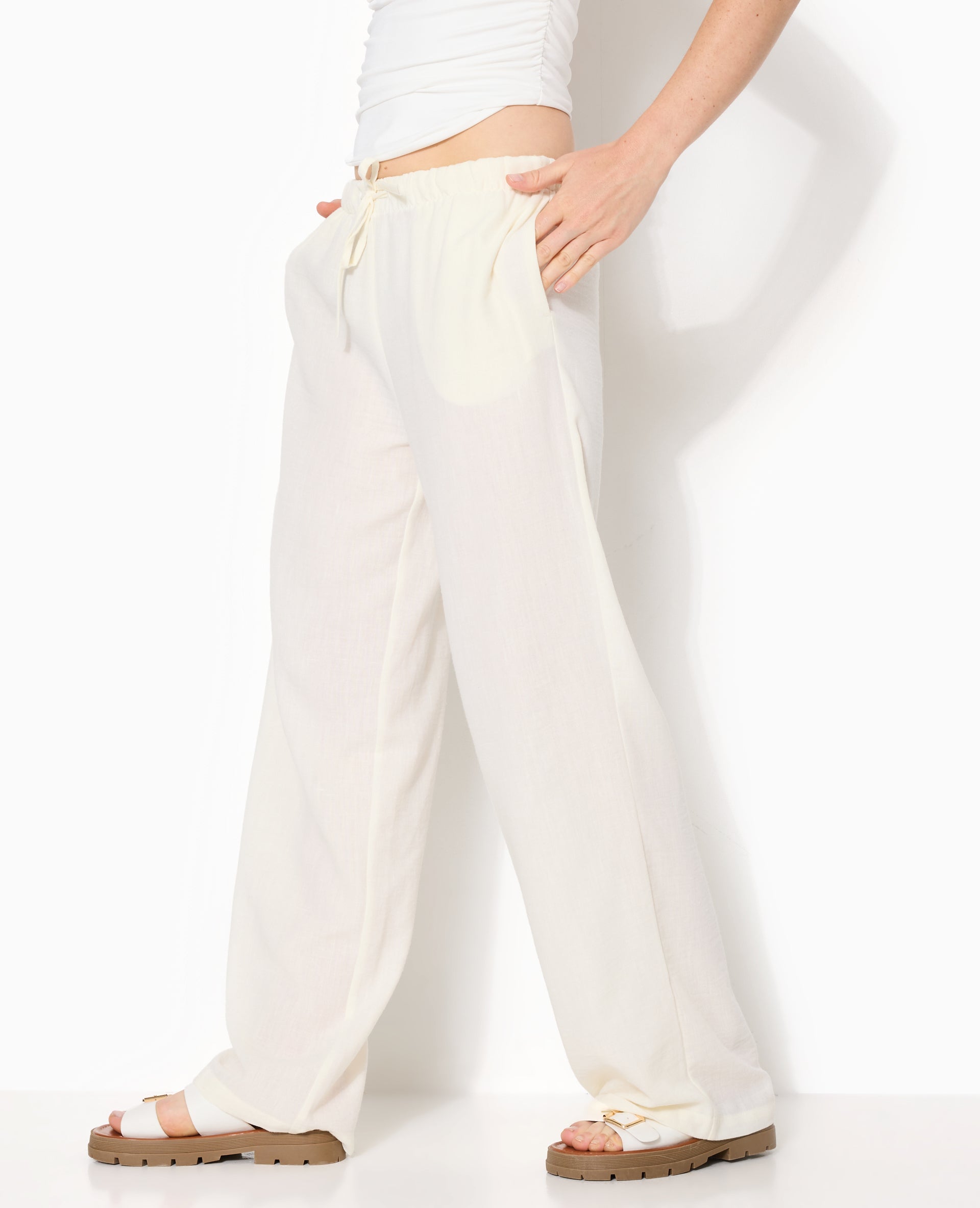 Pantalon droit et large avec ceinture coulissée