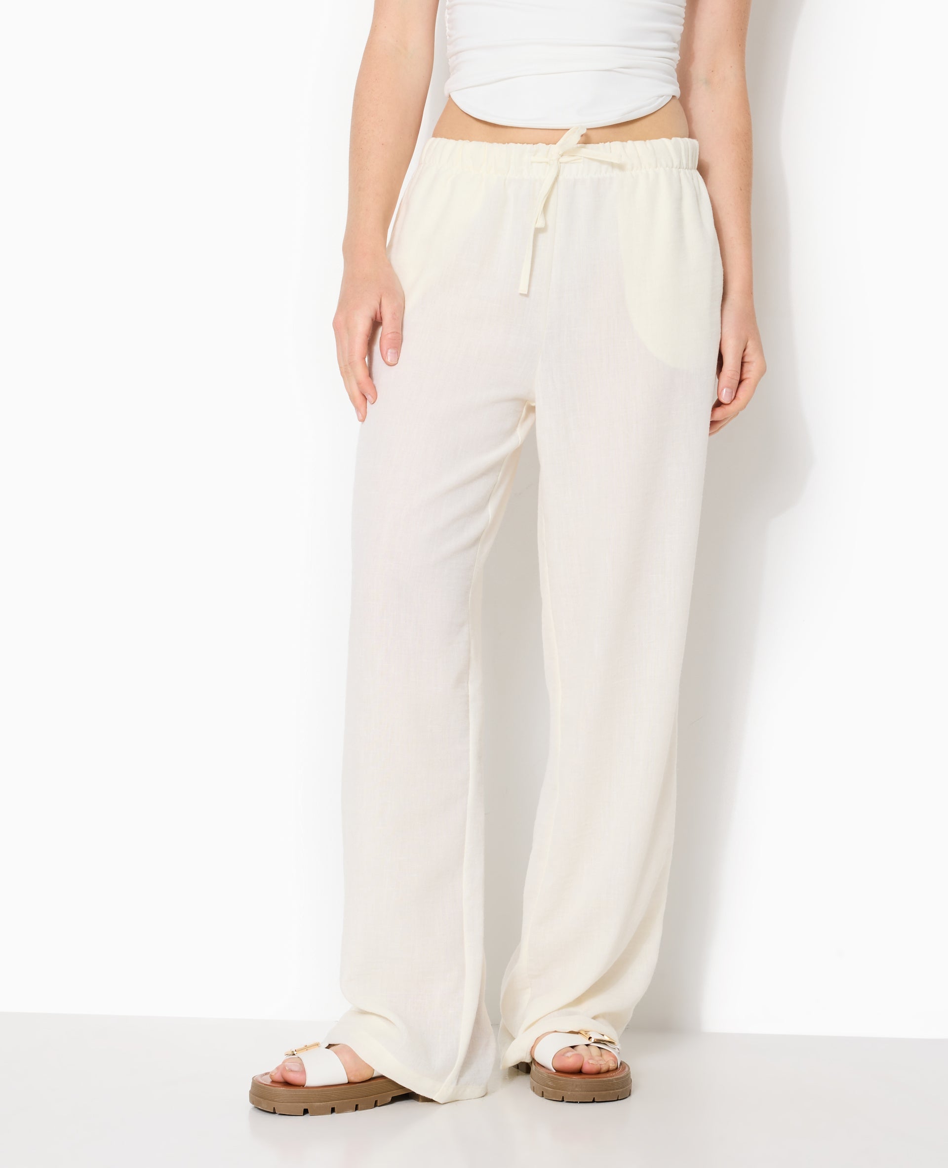 Pantalon droit et large avec ceinture coulissée