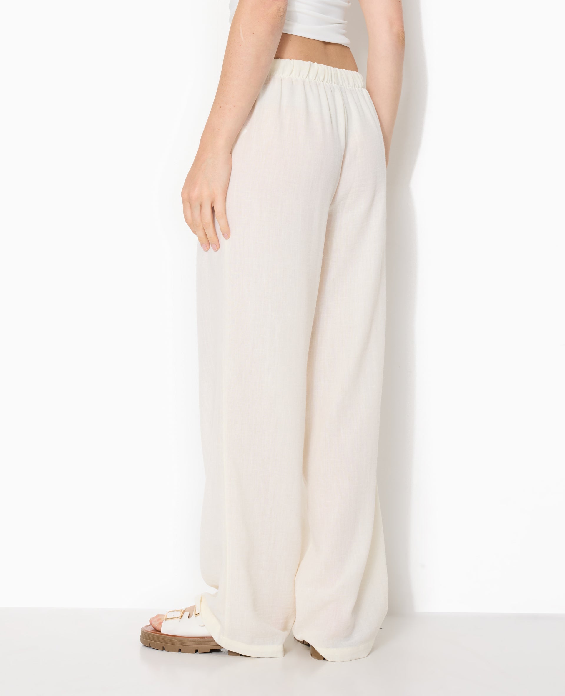 Pantalon droit et large avec ceinture coulissée