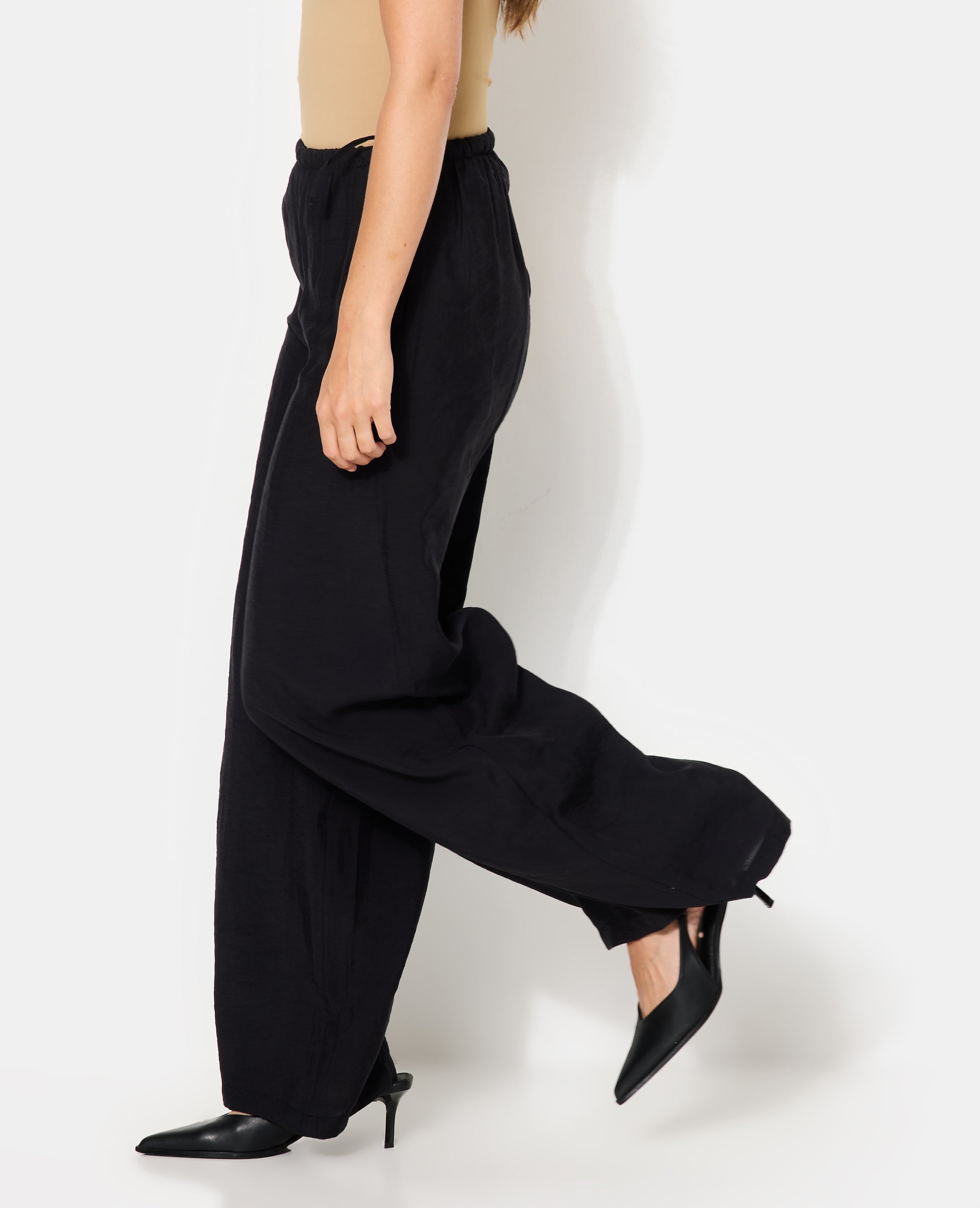 Pantalon palazzo en tissu effet peau de pêche