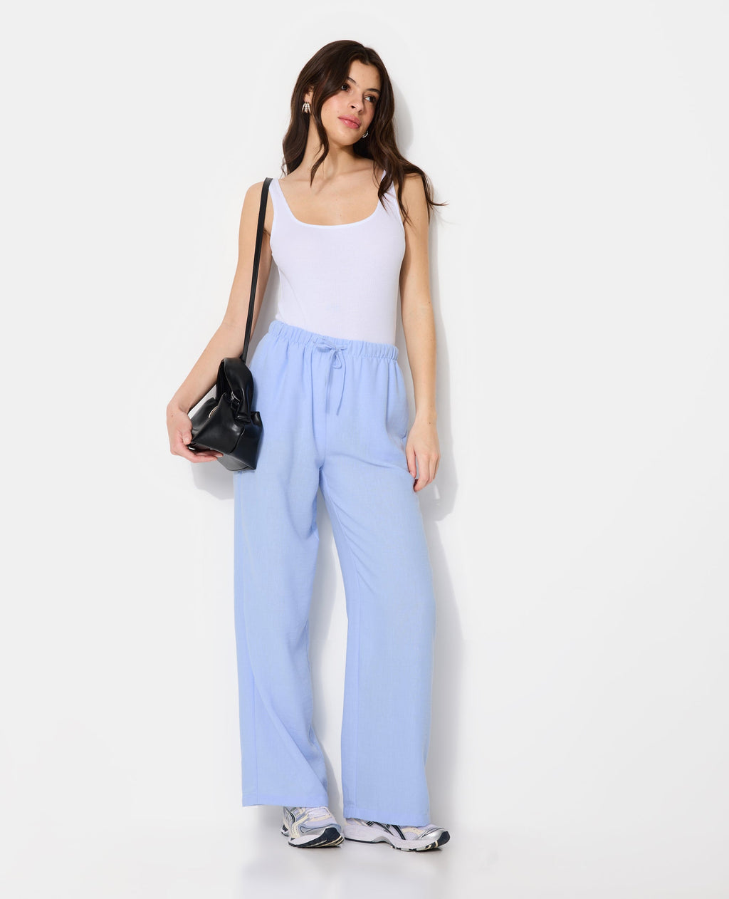 Pantalon large et droit avec lien coulissé