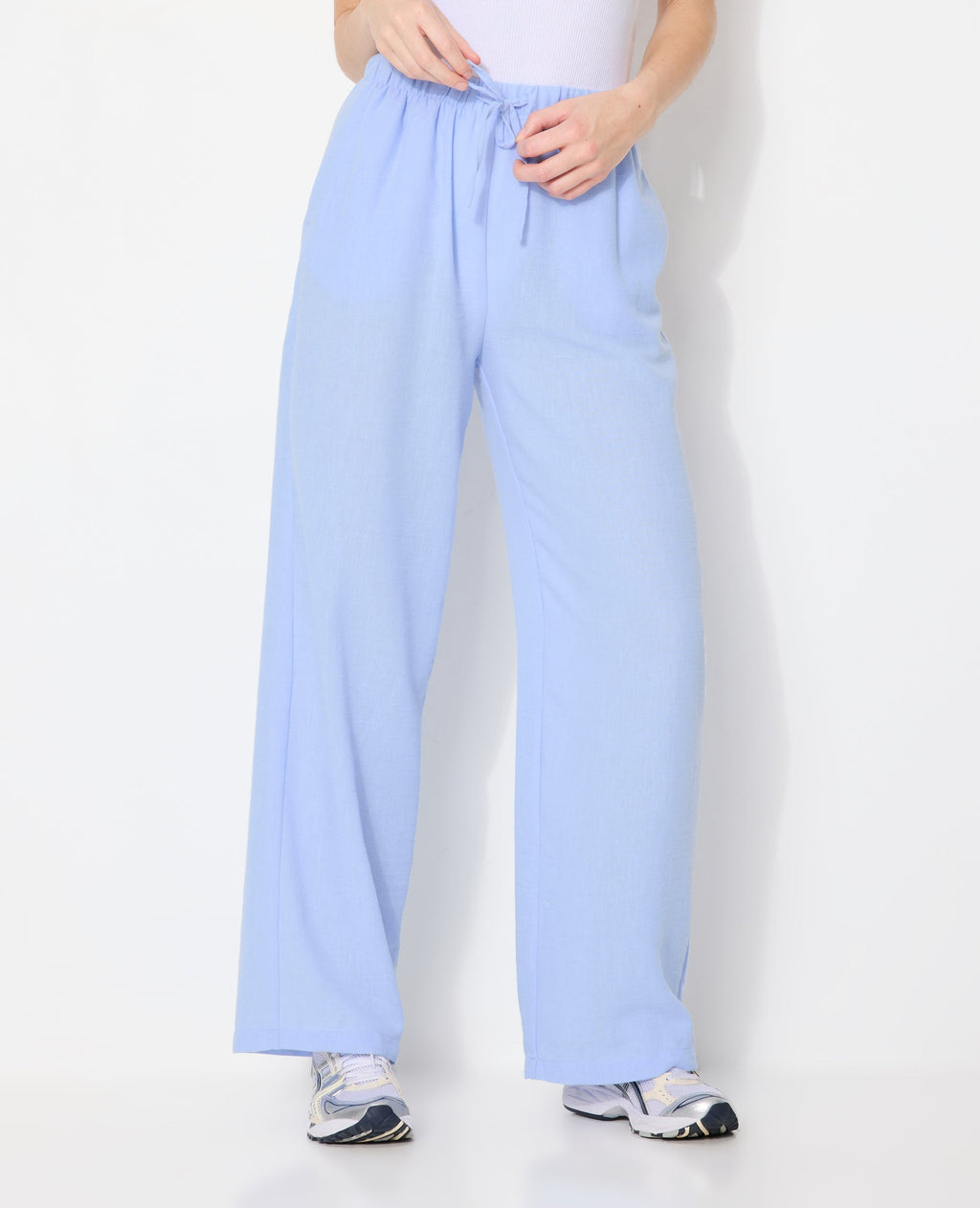 Pantalon large et droit avec lien coulissé