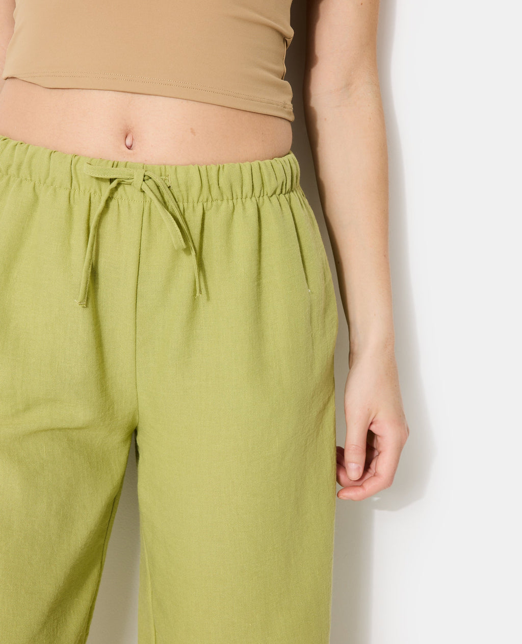 Pantalon large et droit avec lien coulissé