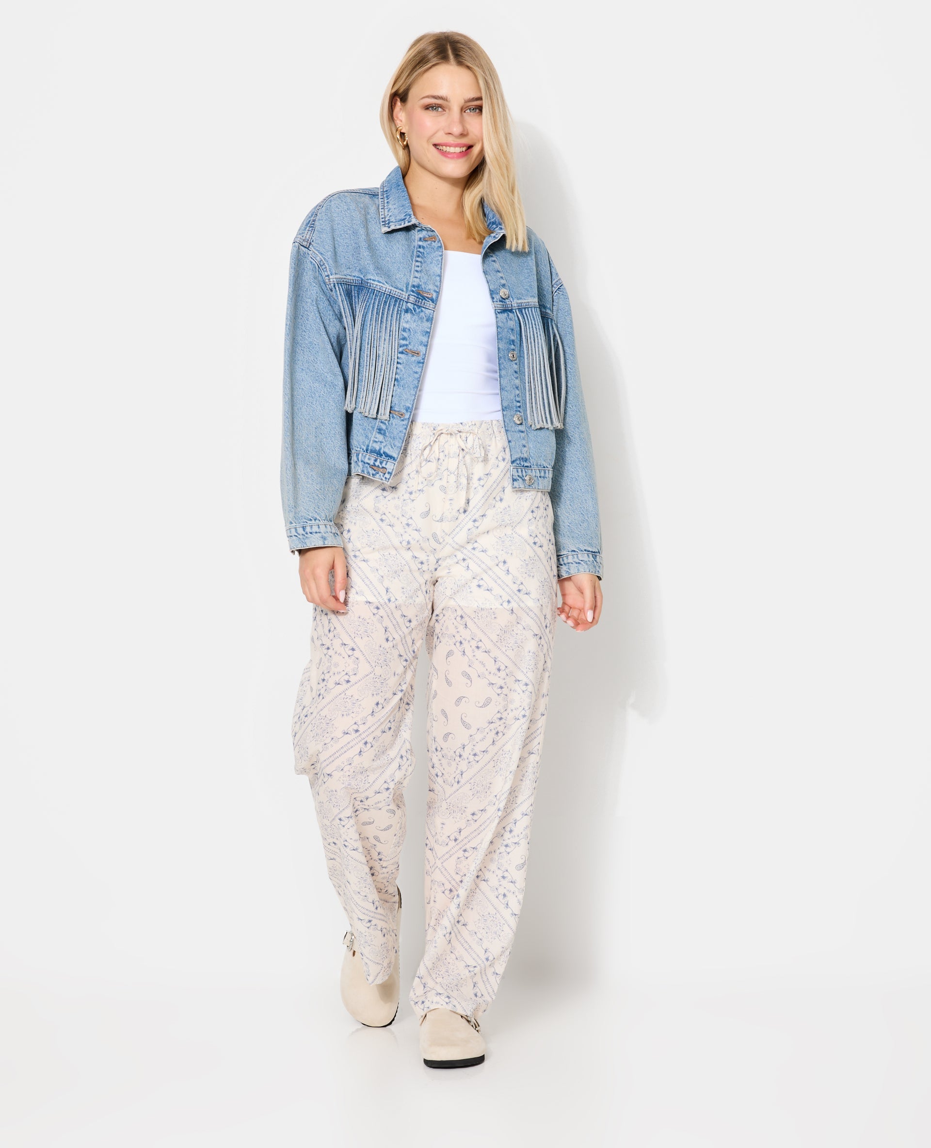 Pantalon large et droit motif fleurs et bandana