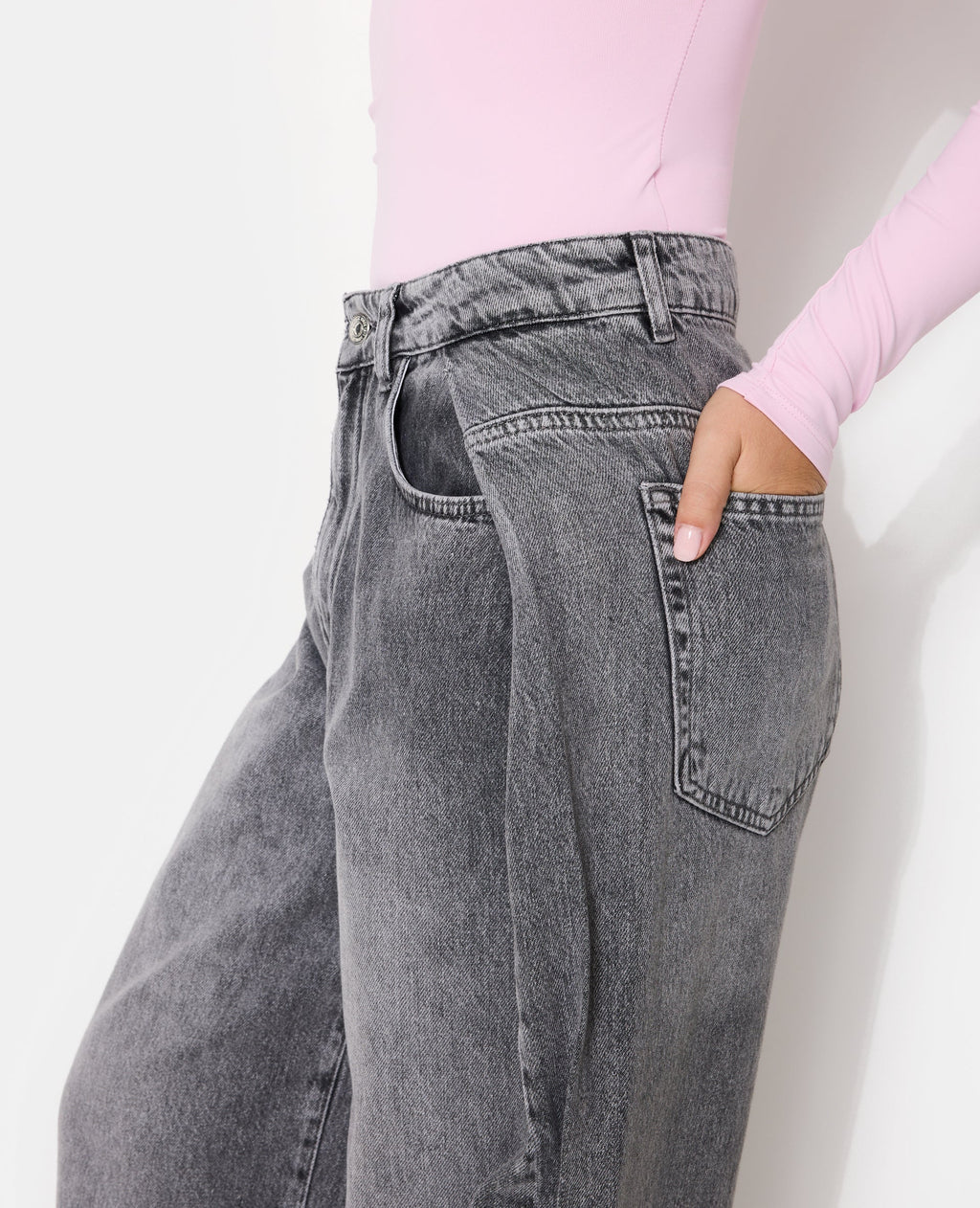 Jean barrel taille medium avec plis fantaisie