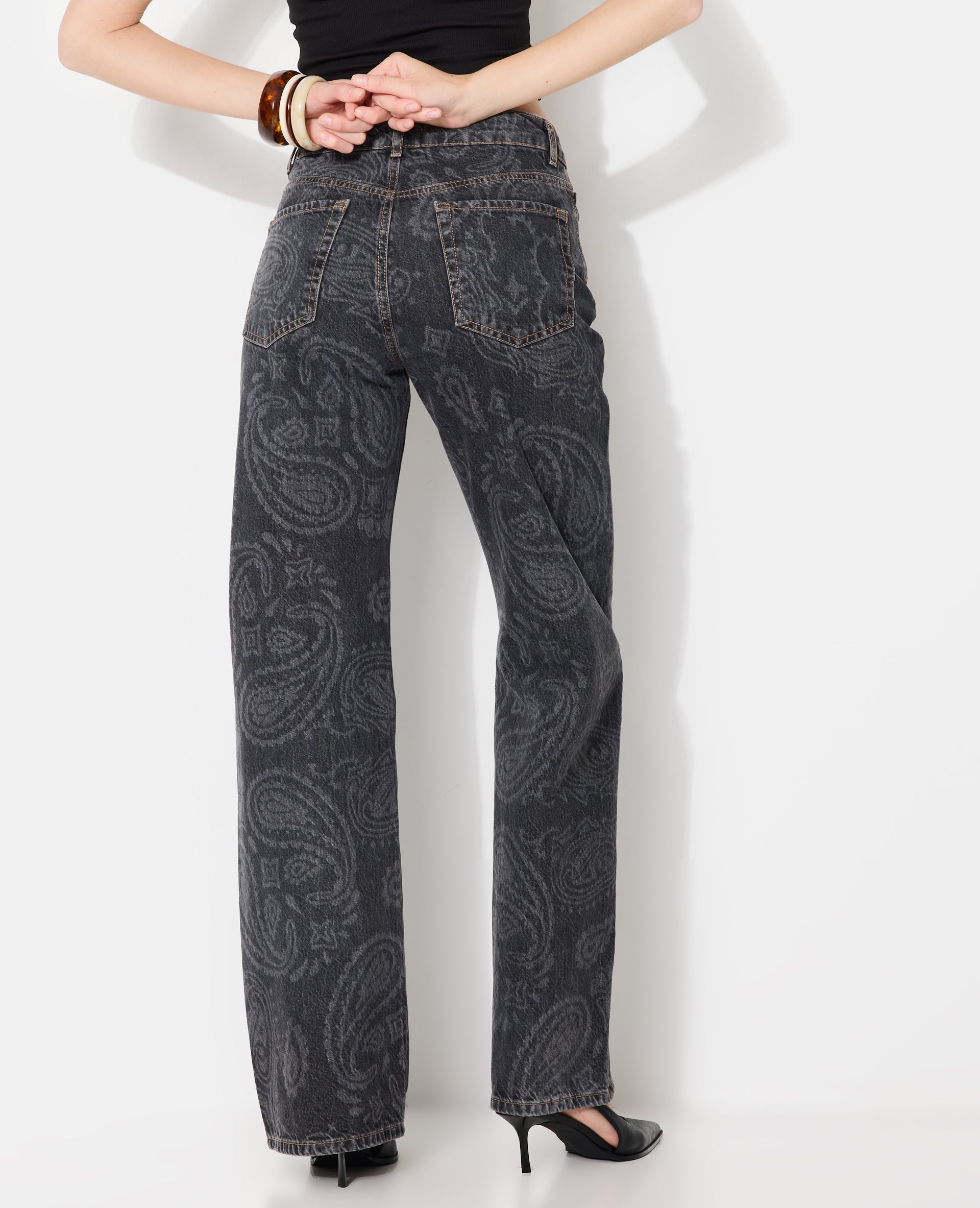 Jean straight taille haute avec motifs bandana