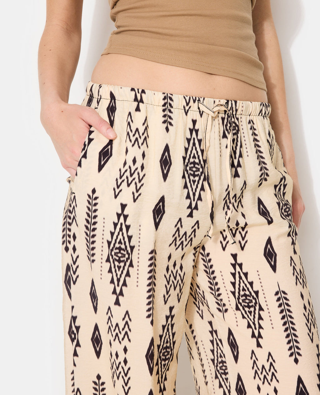 Pantalon fluide avec lien coulissé motifs ethniques