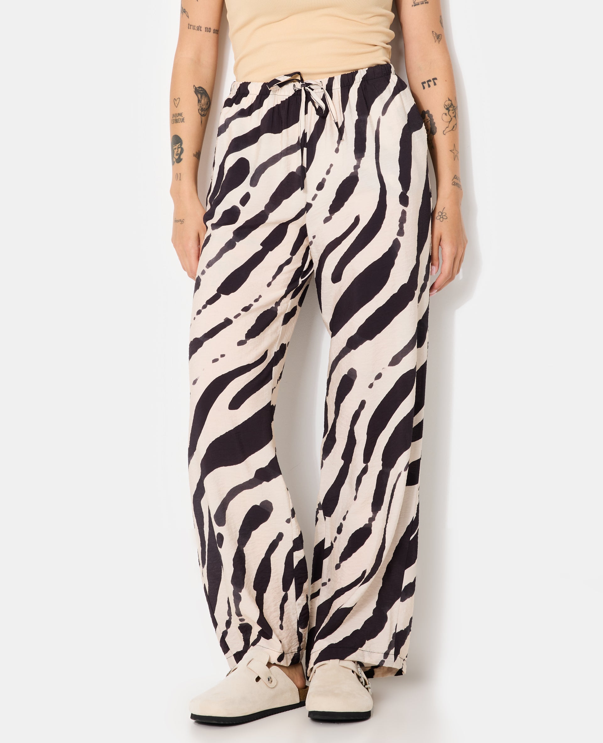 Pantalon fluide avec lien coulissé motifs zébrés