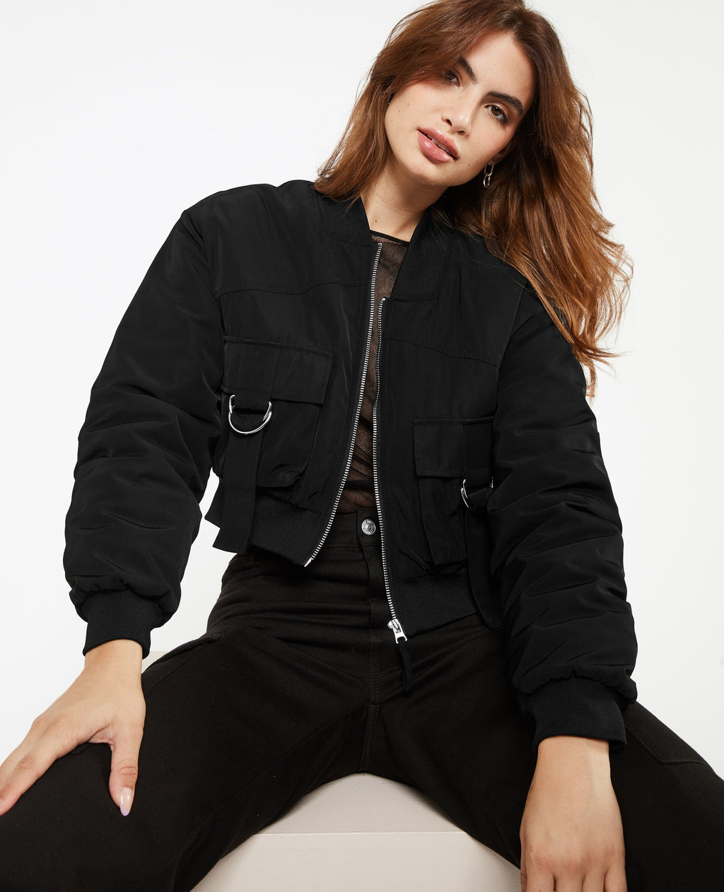 Bomber court avec poches et sangles
