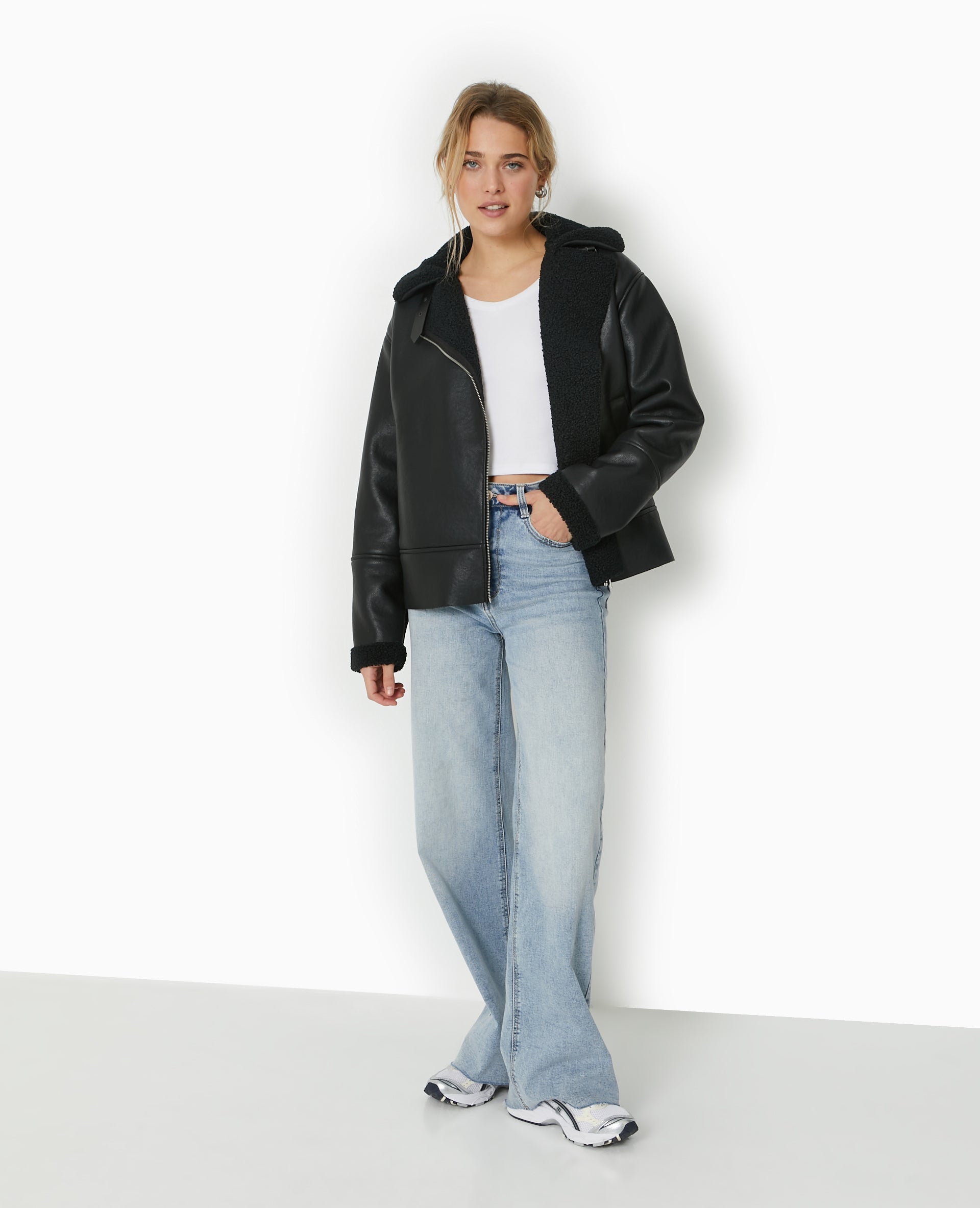 Blouson bombardier en simili avec sherpa