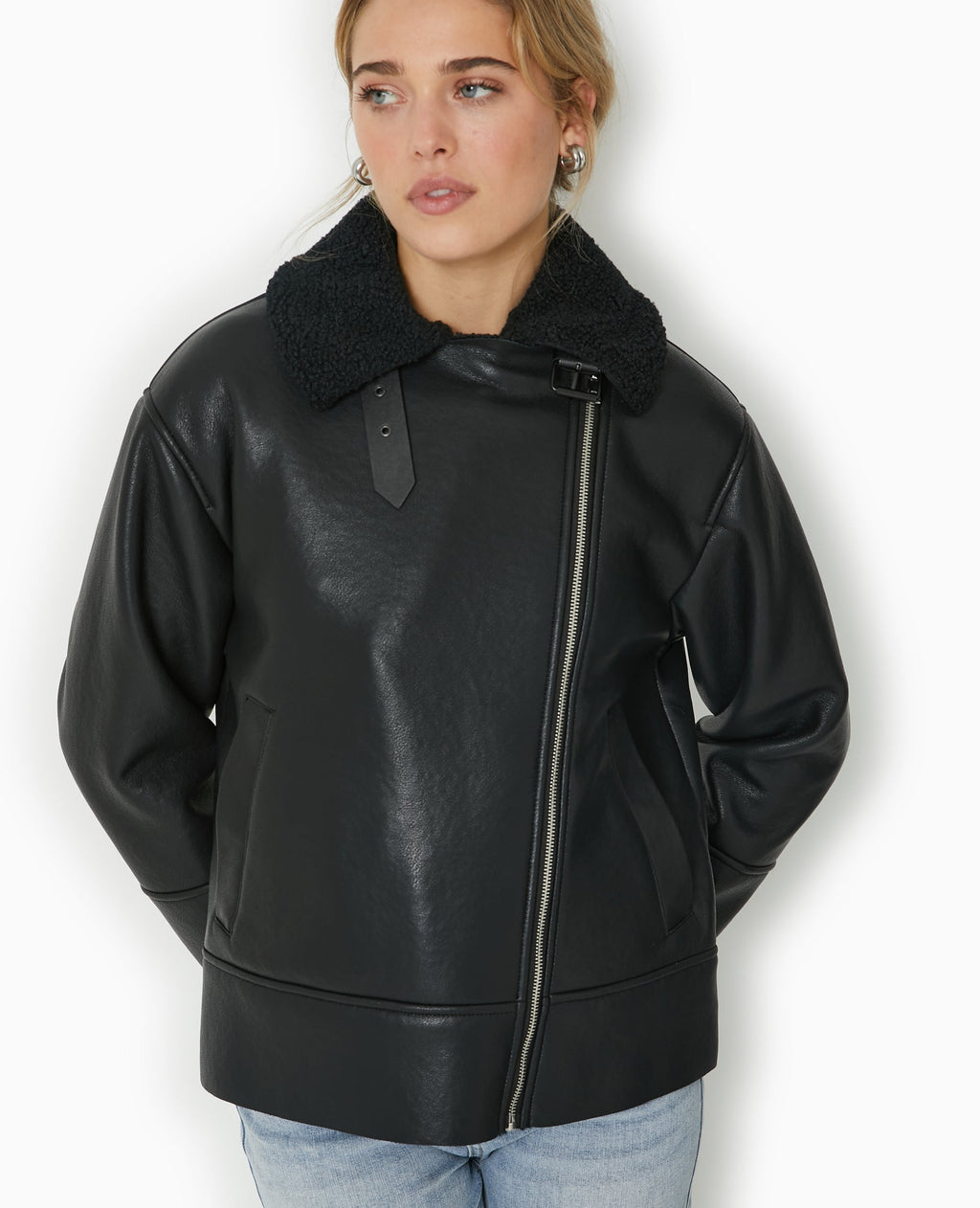 Blouson bombardier en simili avec sherpa