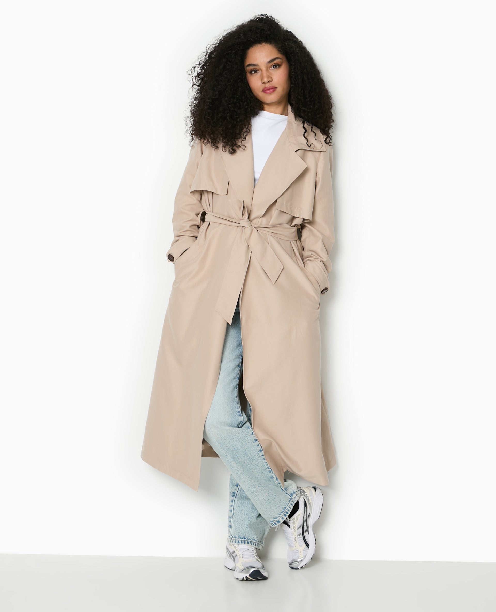 Trench long et fluide avec ceinture