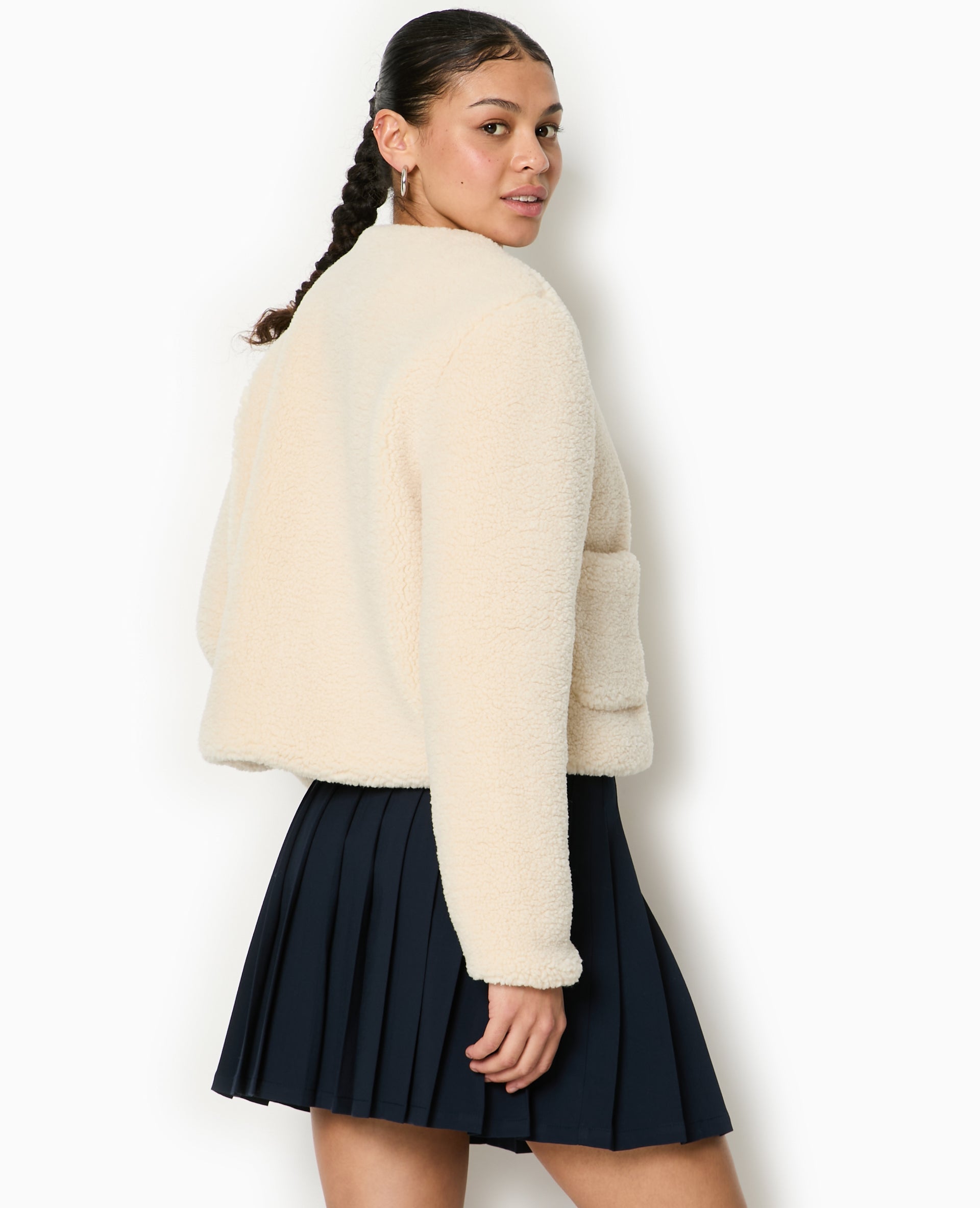 Manteau court en sherpa avec boutons duffle coat