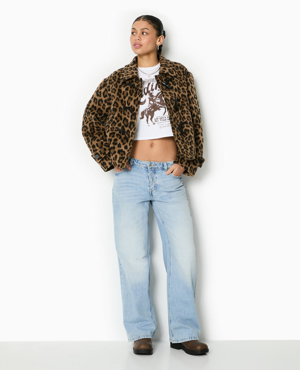 Manteau court léopard avec boutons duffle coat
