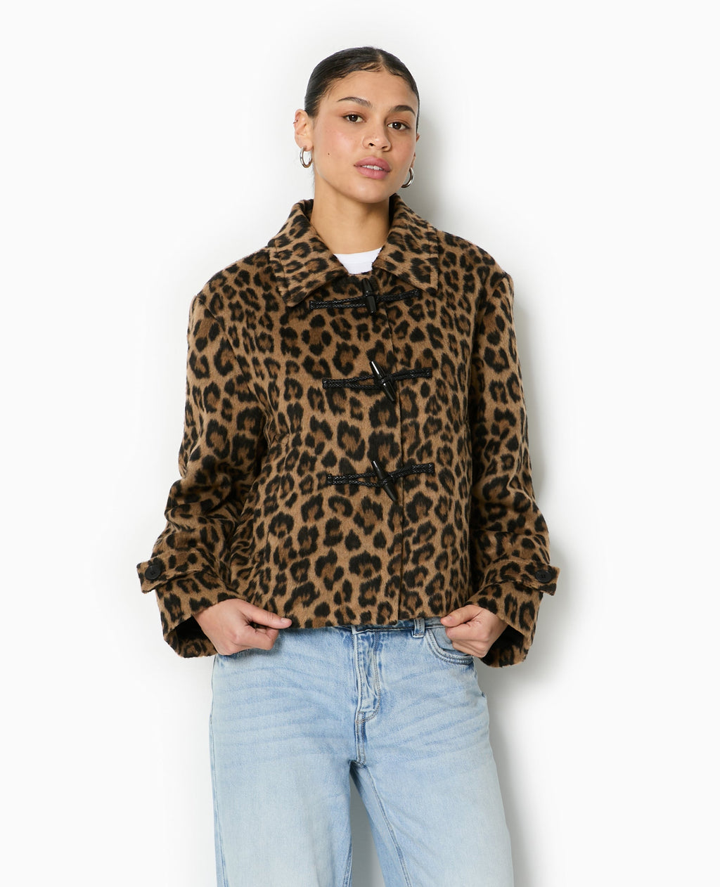 Manteau court léopard avec boutons duffle coat