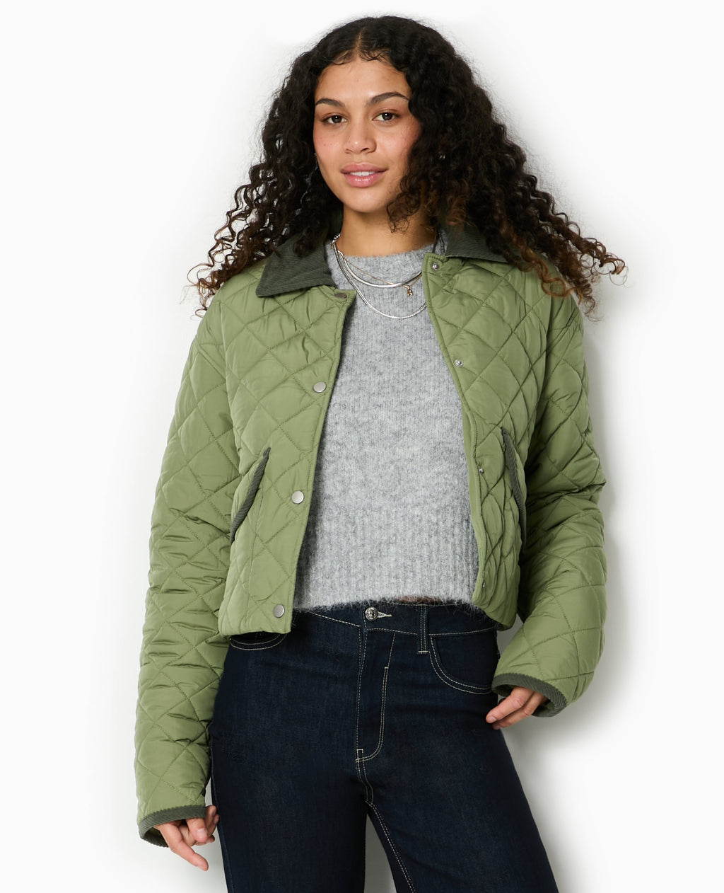 Manteau court matelassé avec col velours