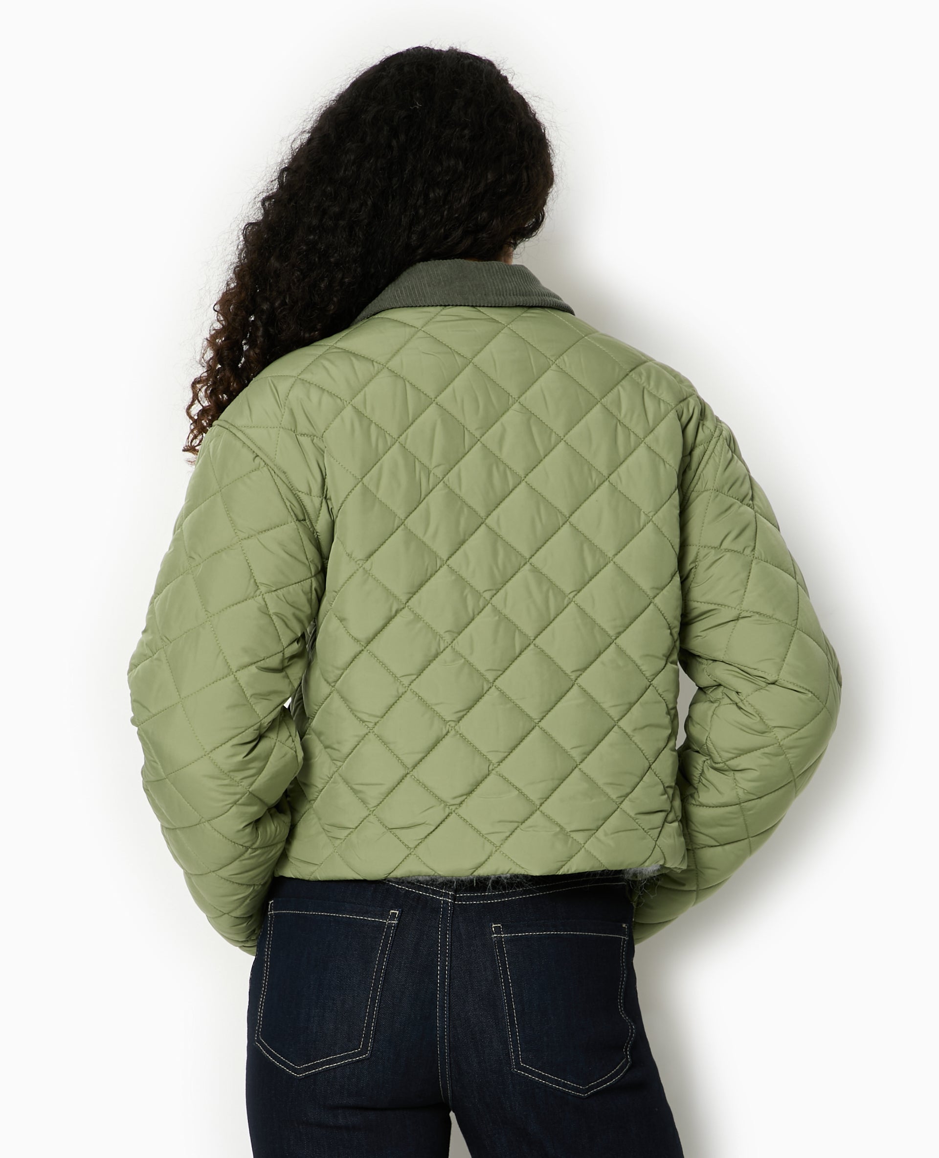 Manteau court matelassé avec col velours