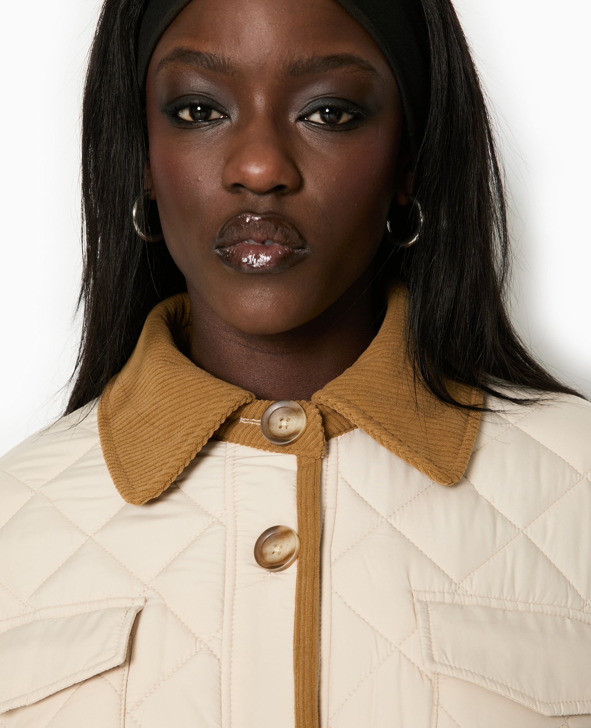 Manteau court matelassé avec col velours