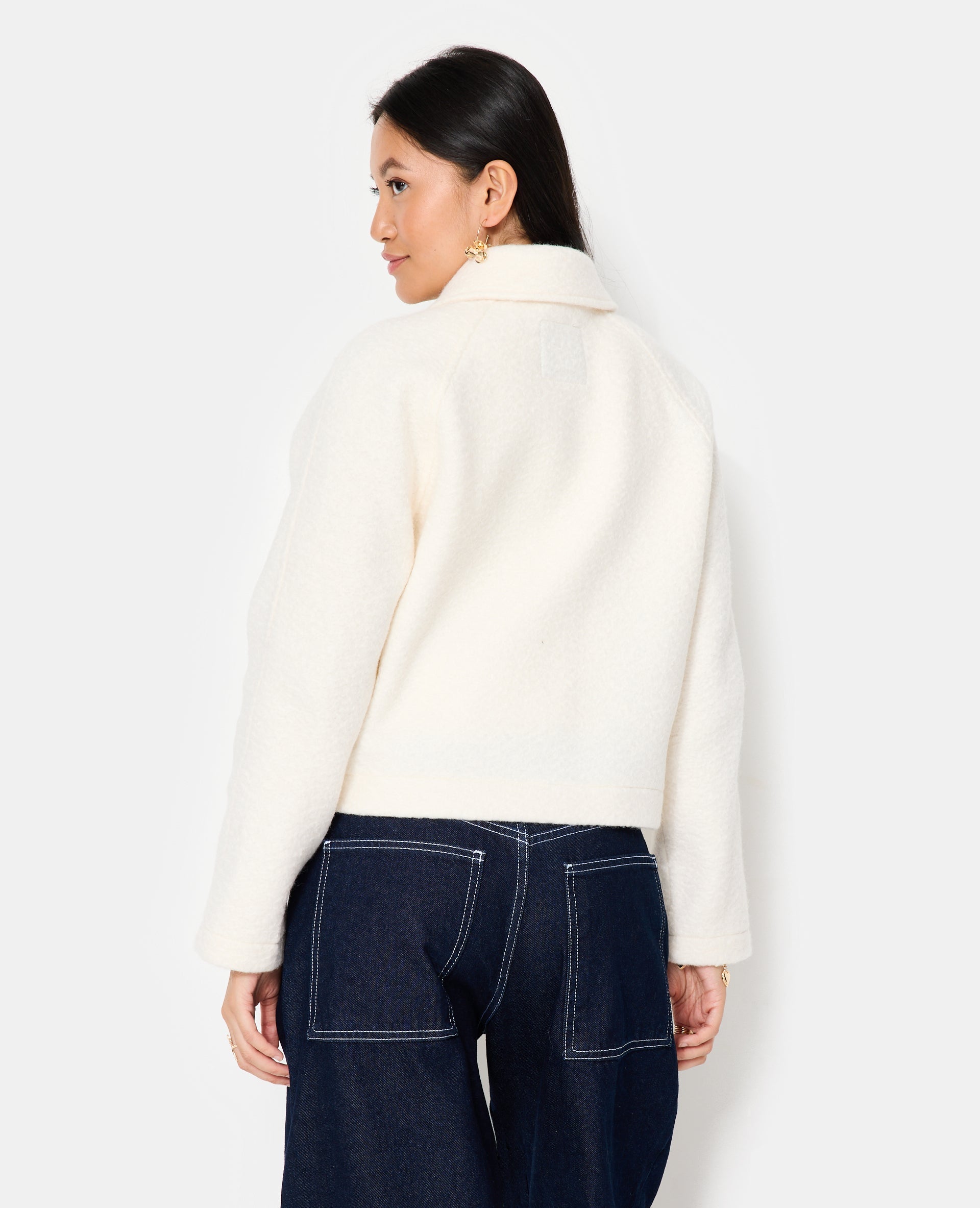 Blouson court effet drap de laine bouclée