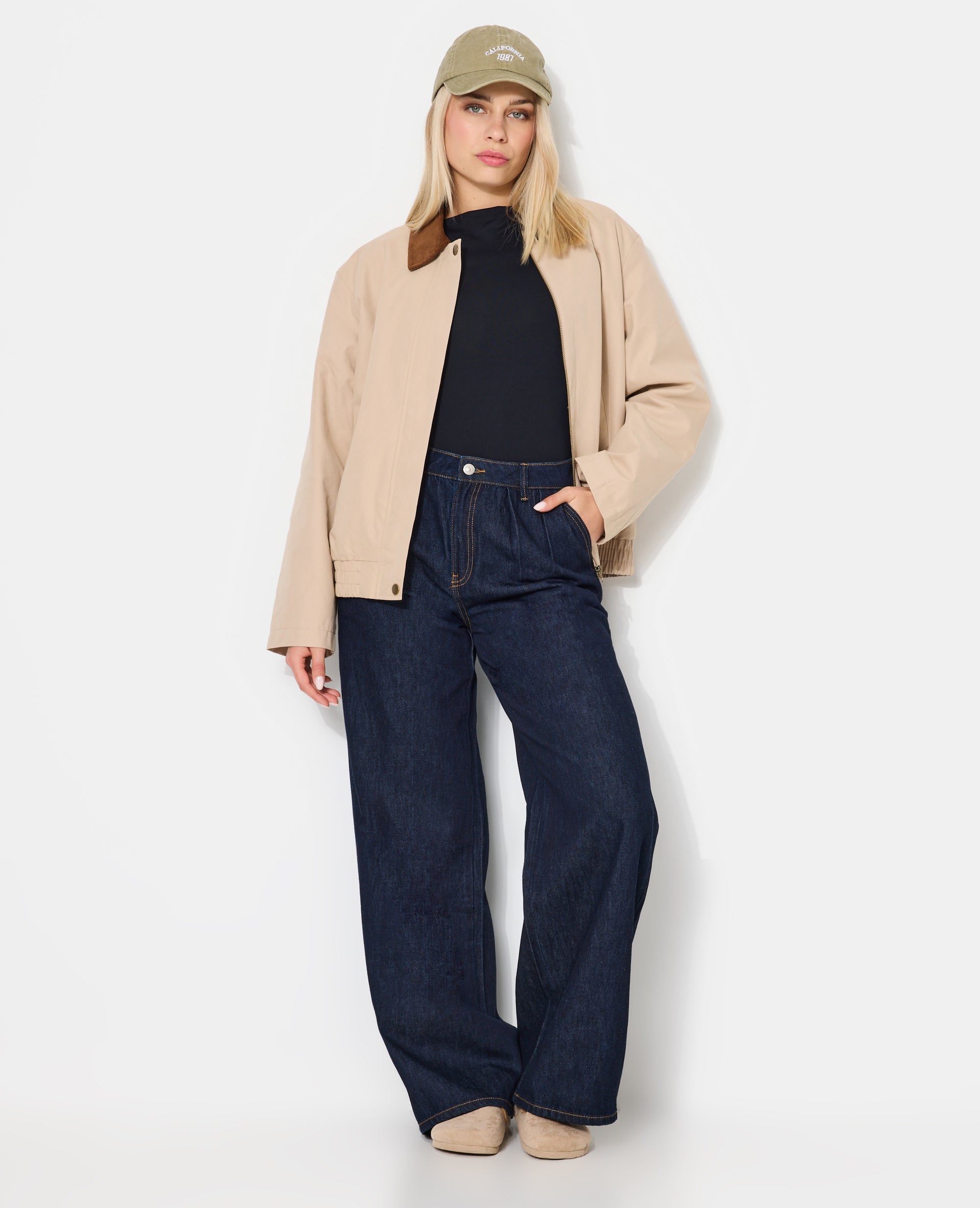 Manteau court en toile avec col velours