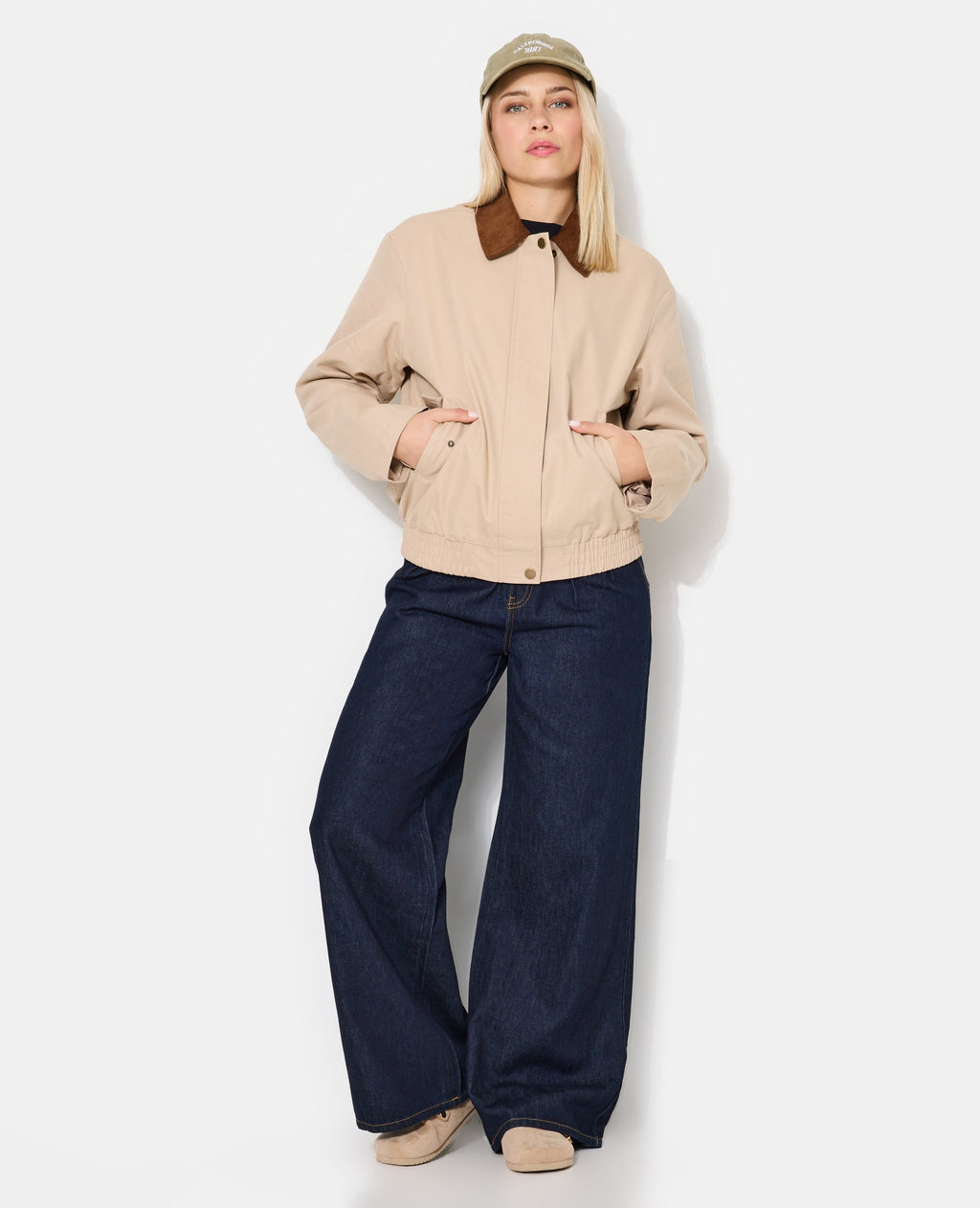 Manteau court en toile avec col velours