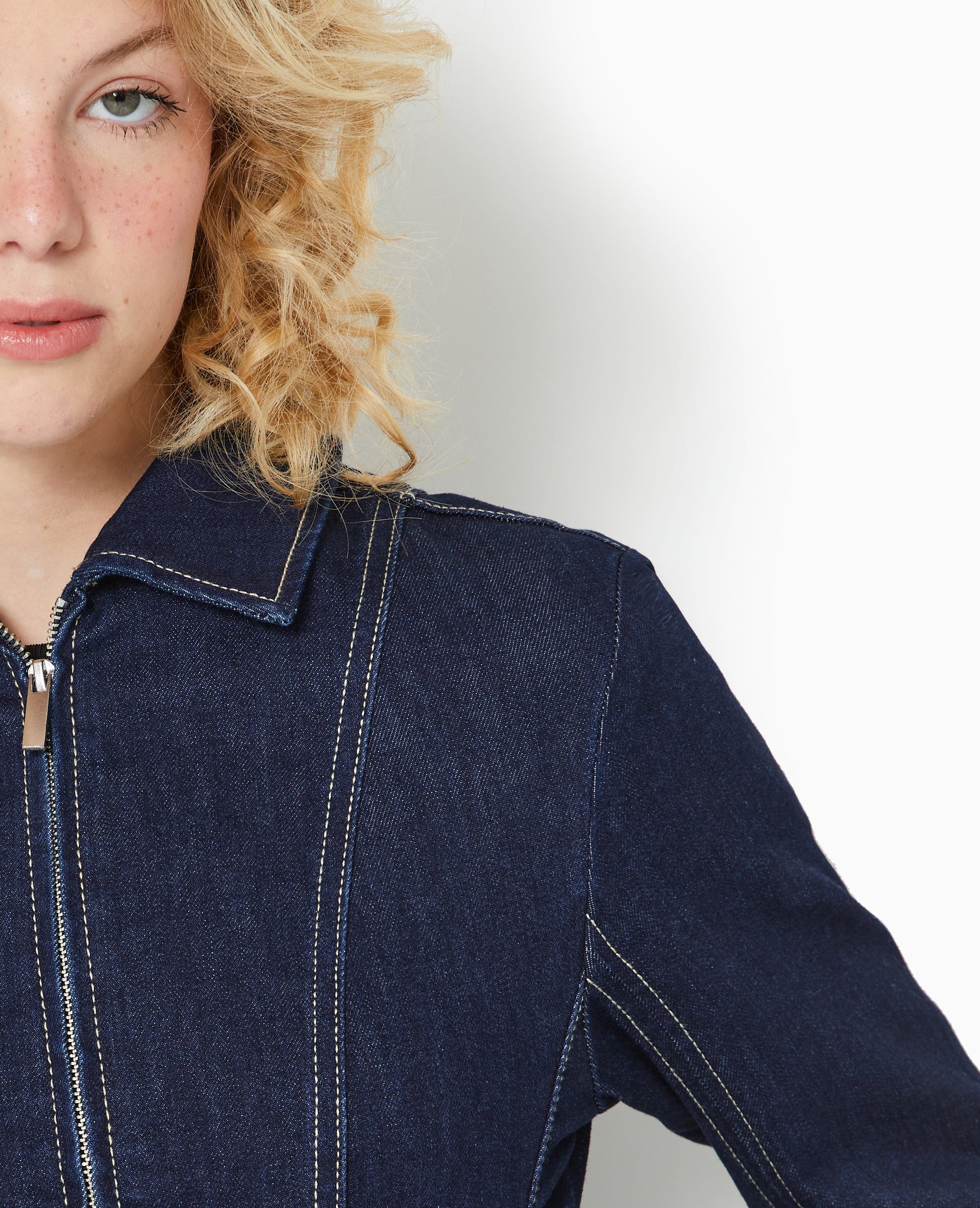 Veste cintrée en jean avec col