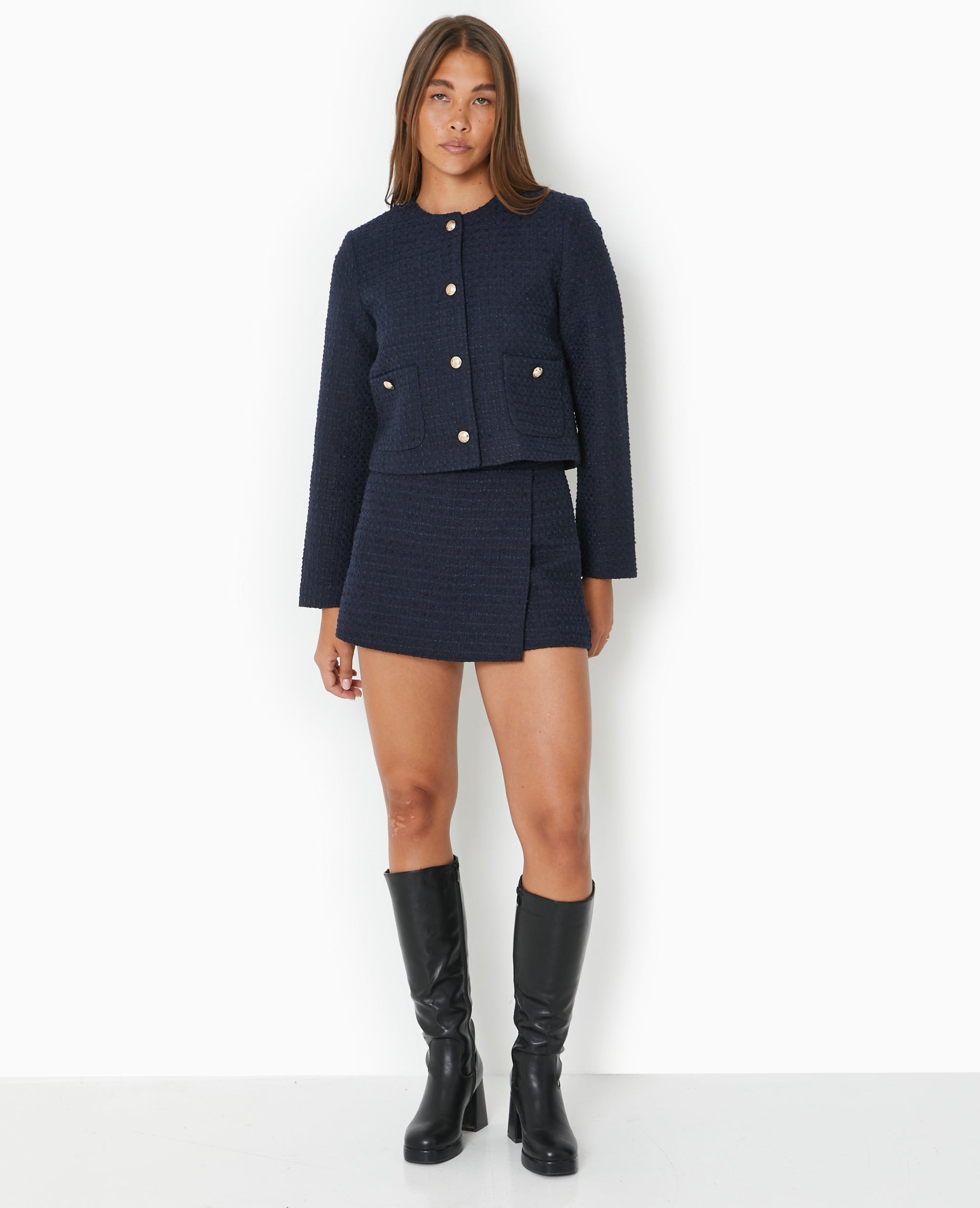 Veste droite en tweed avec boutons dorés