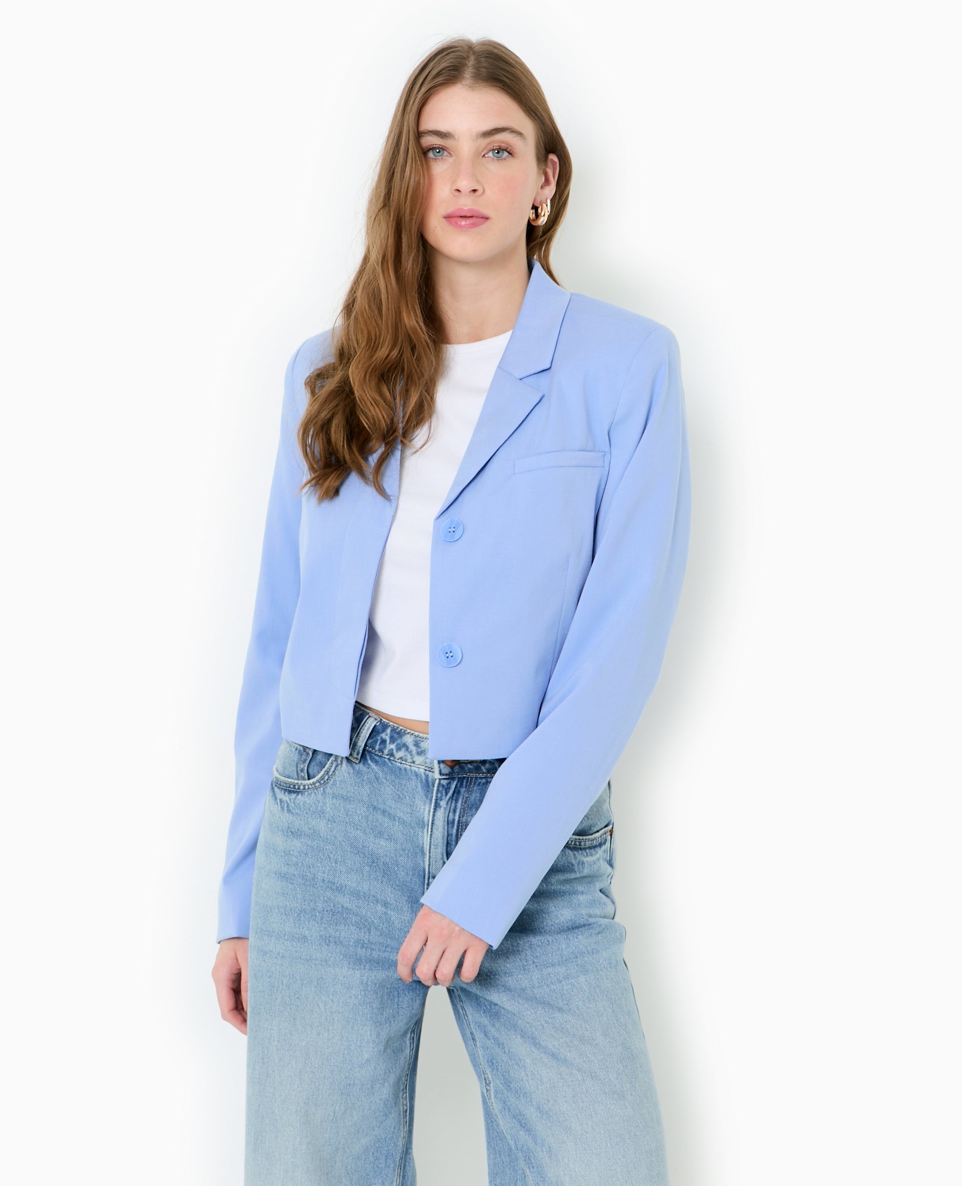 Veste courte avec boutons sous patte