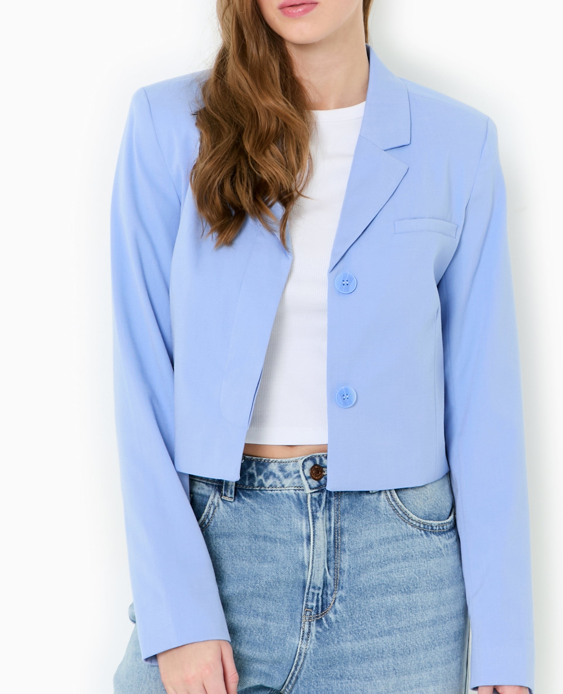 Veste courte avec boutons sous patte