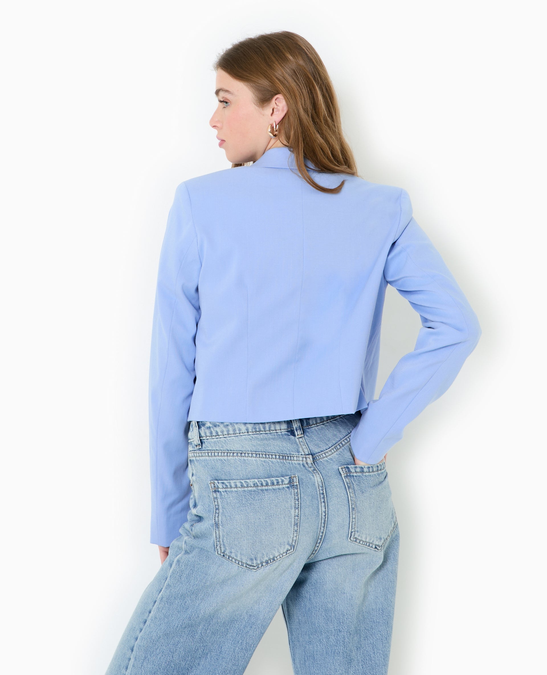 Veste courte avec boutons sous patte